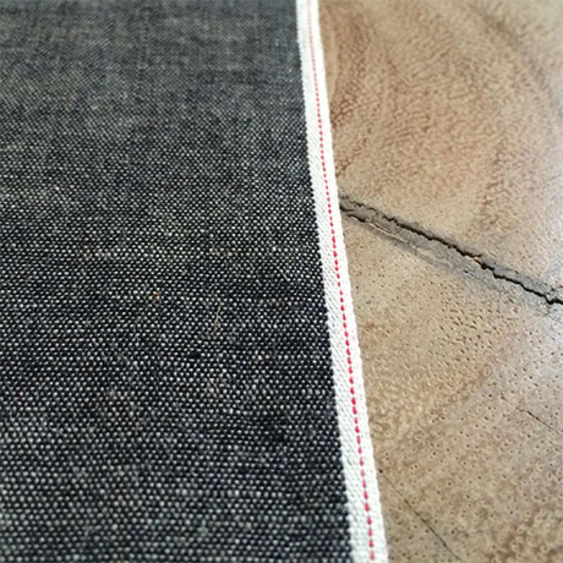 gustin #47 black linen chambray