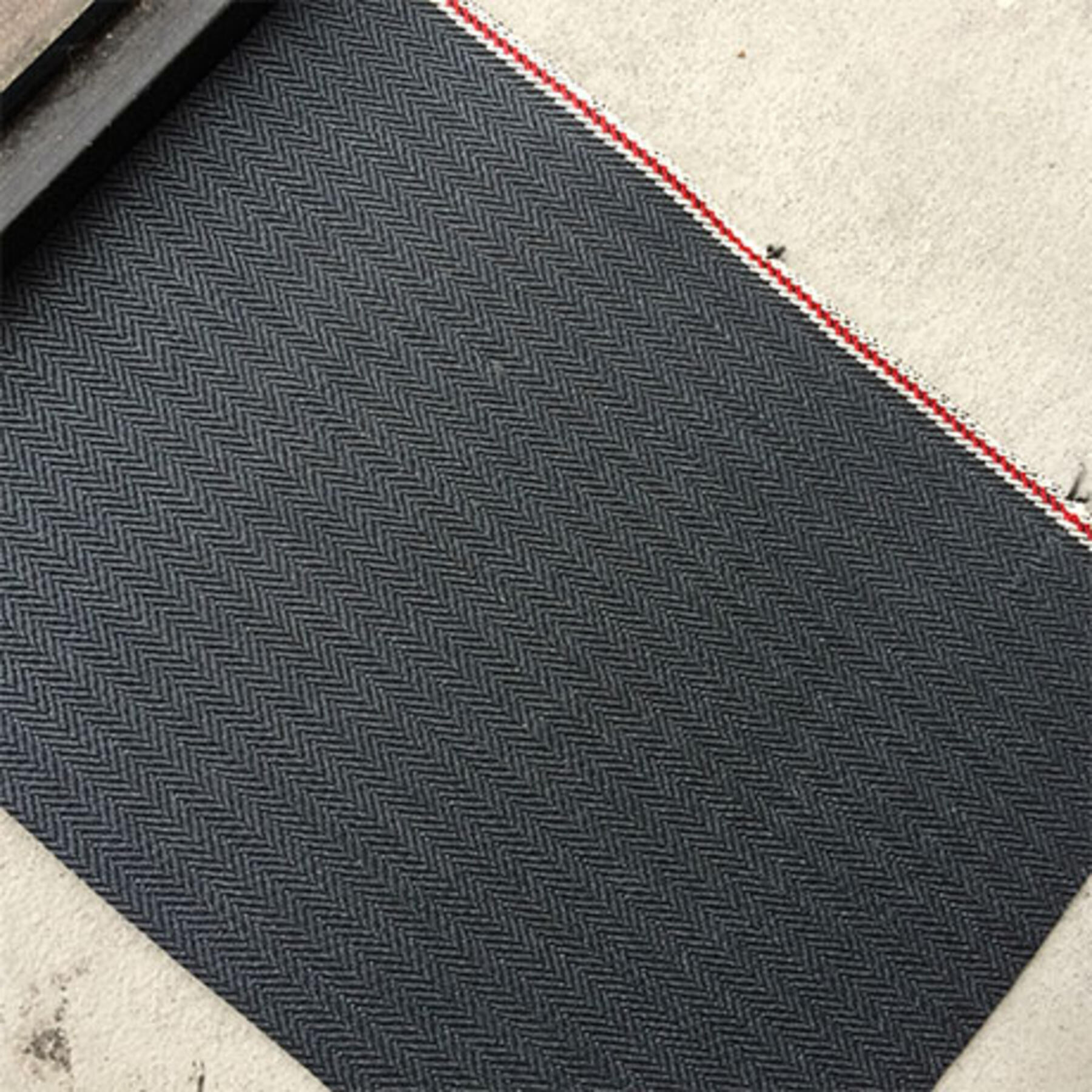 gustin #148 greyxblack herringbone