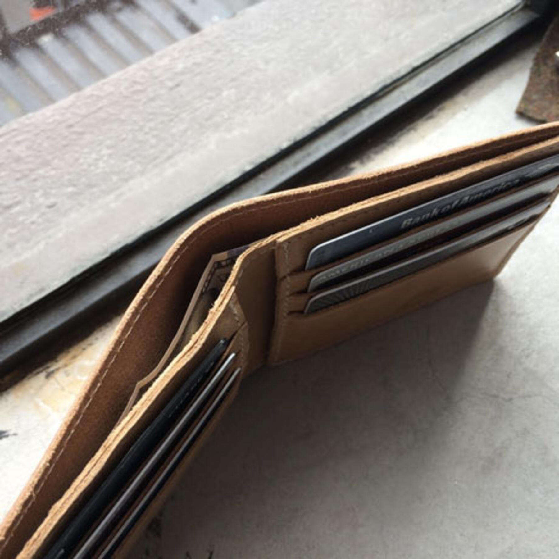gustin horween bifold - natural essex