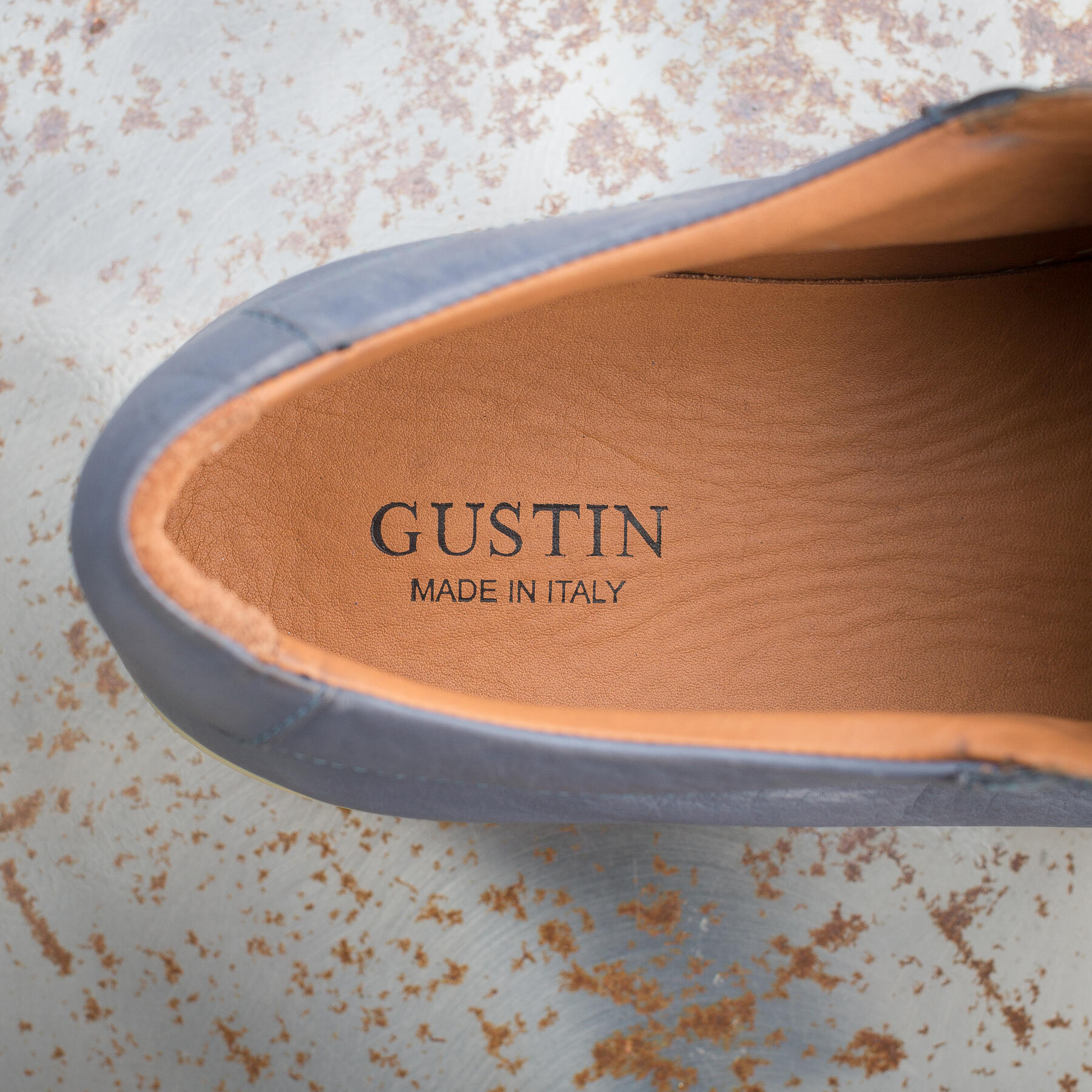 gustin blue gum sole low top