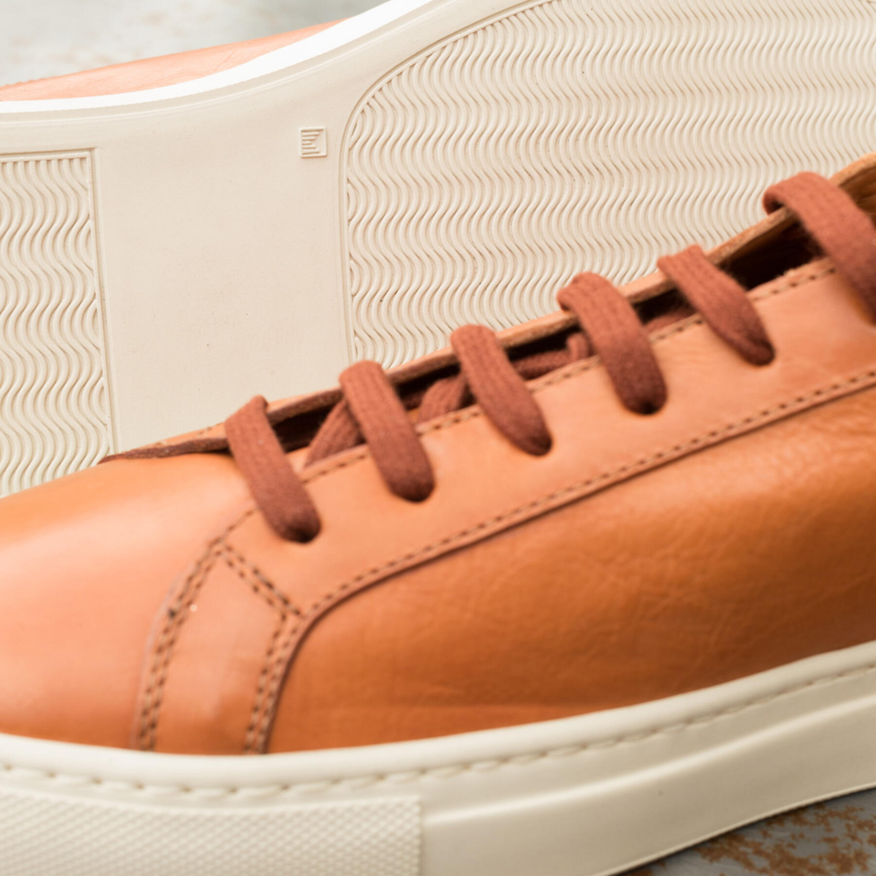 gustin sienna low top