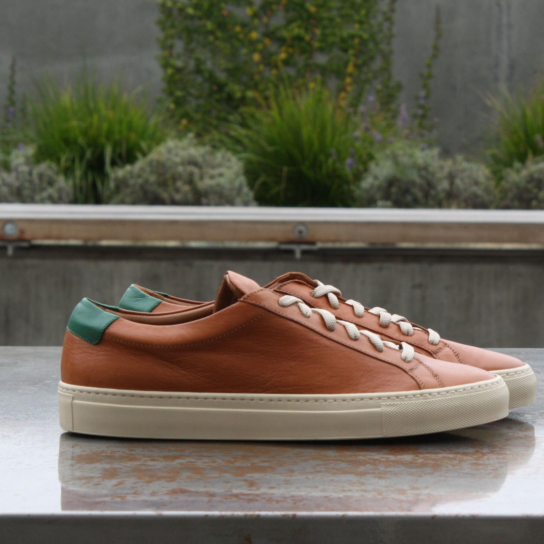 gustin sienna-green low top
