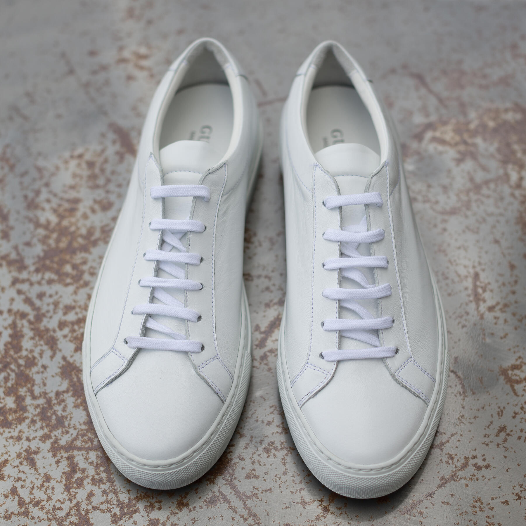 gustin white gum sole low top