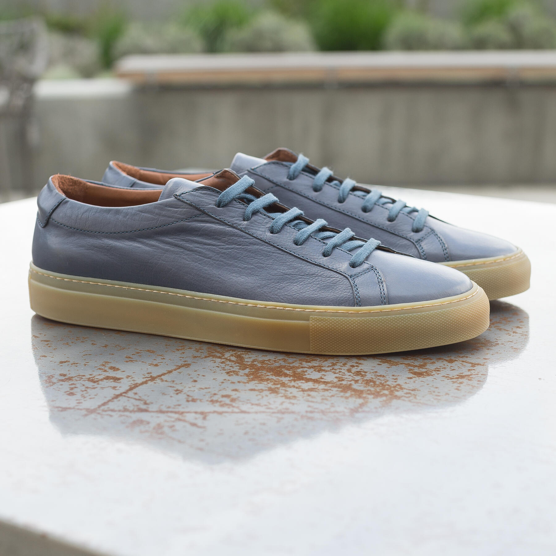 gustin white gum sole low top