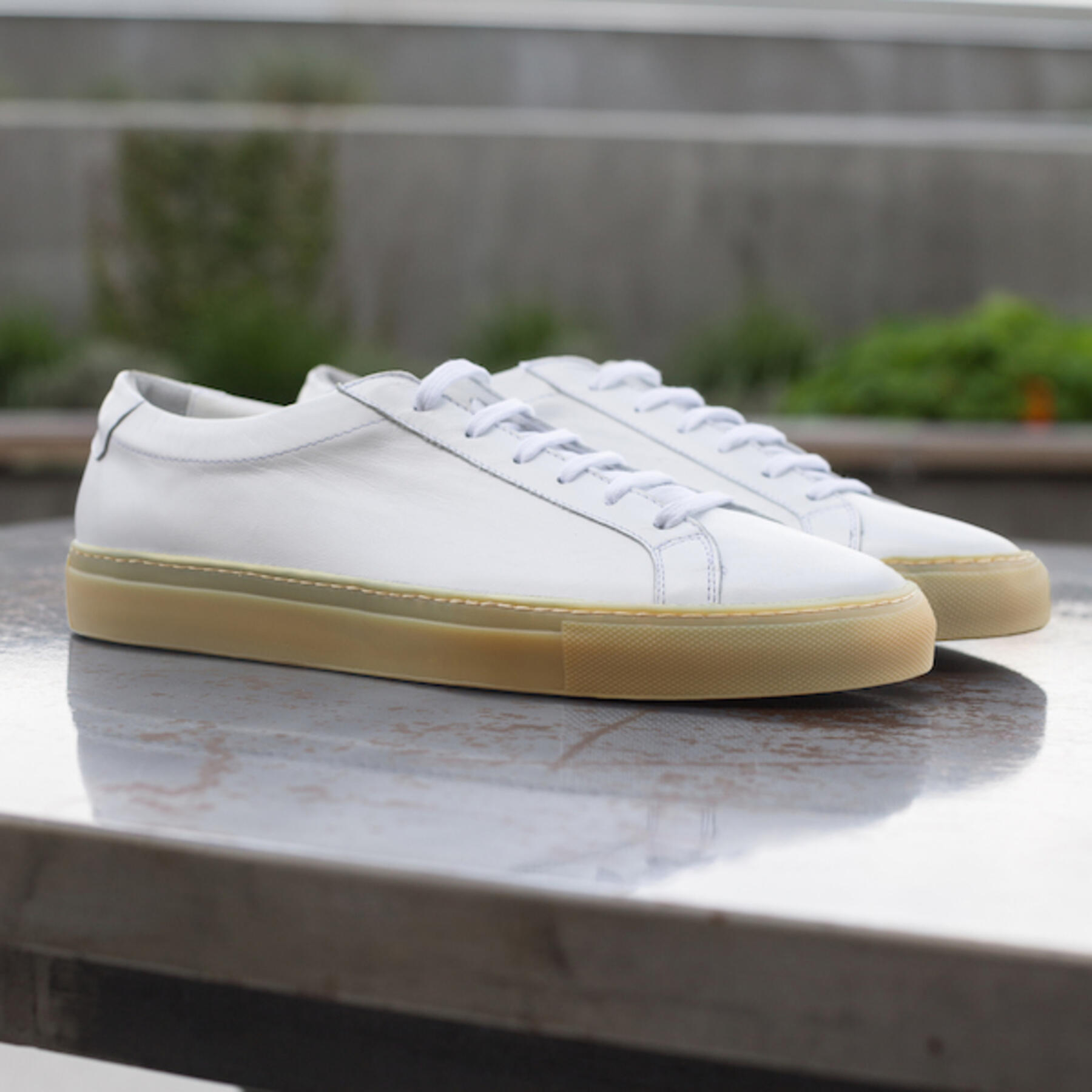gustin white gum sole low top