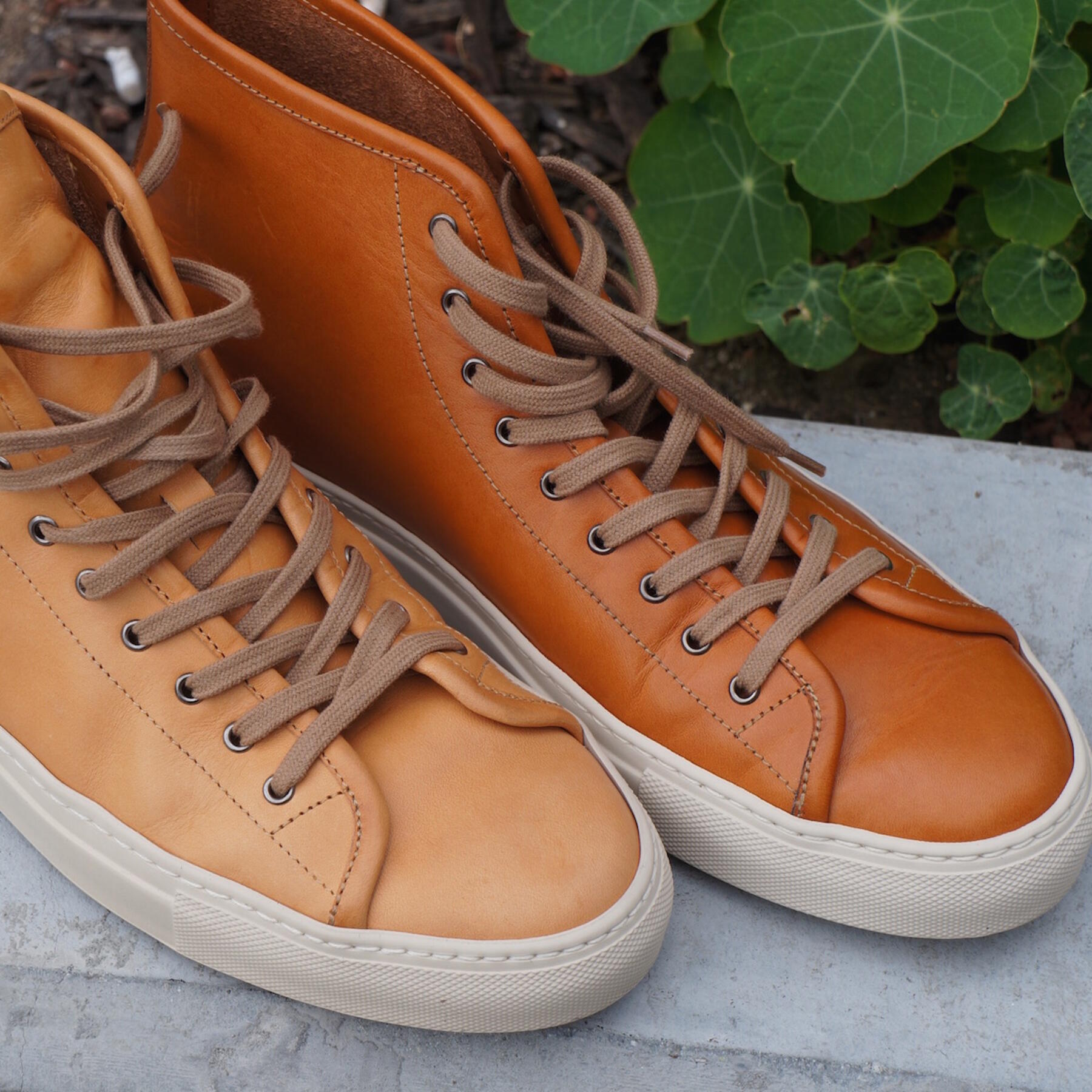 gustin natural low top