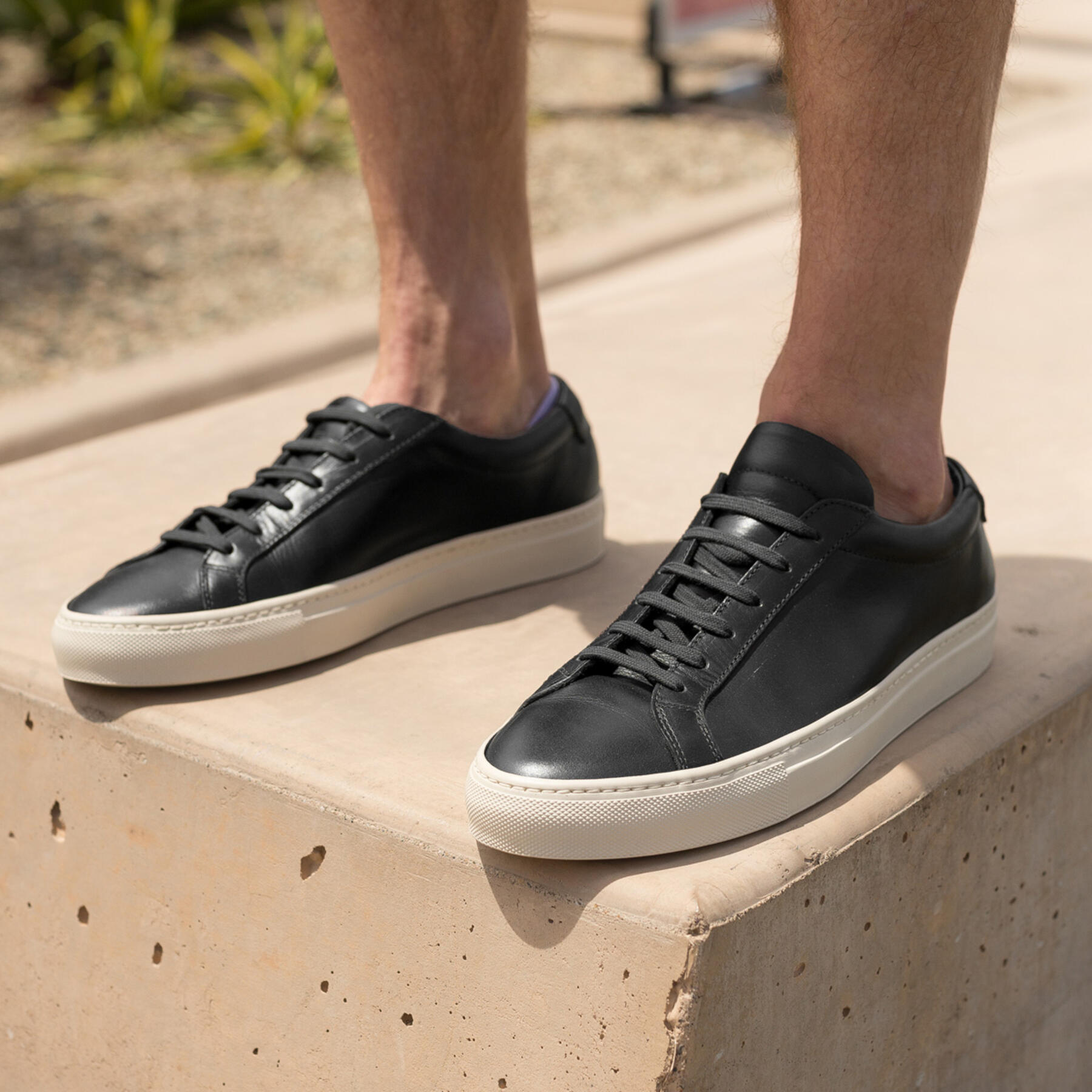 gustin black low top
