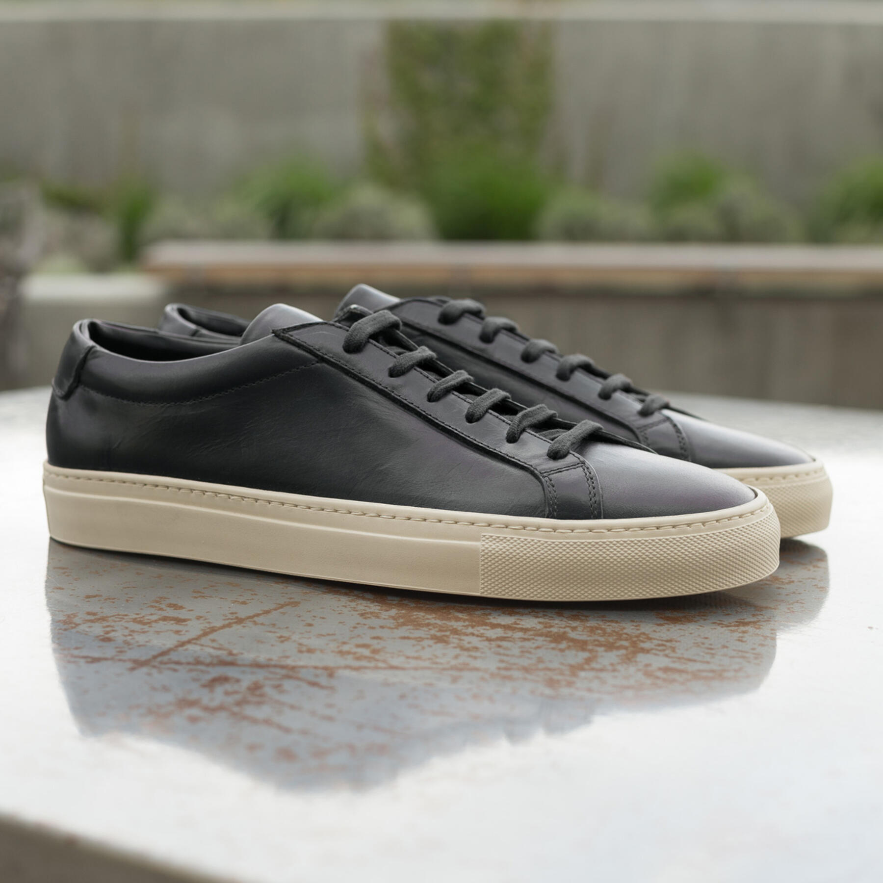gustin black low top
