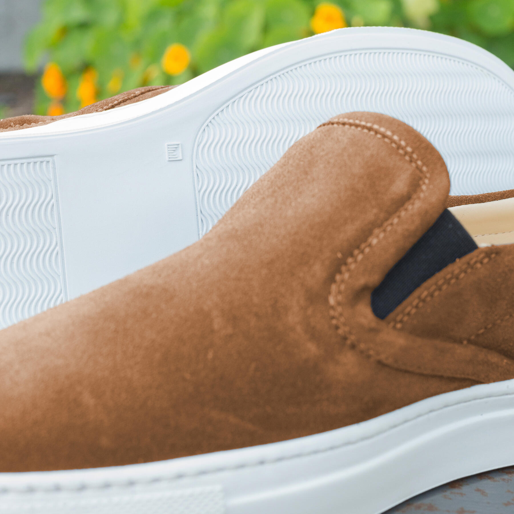 gustin cognac slip on
