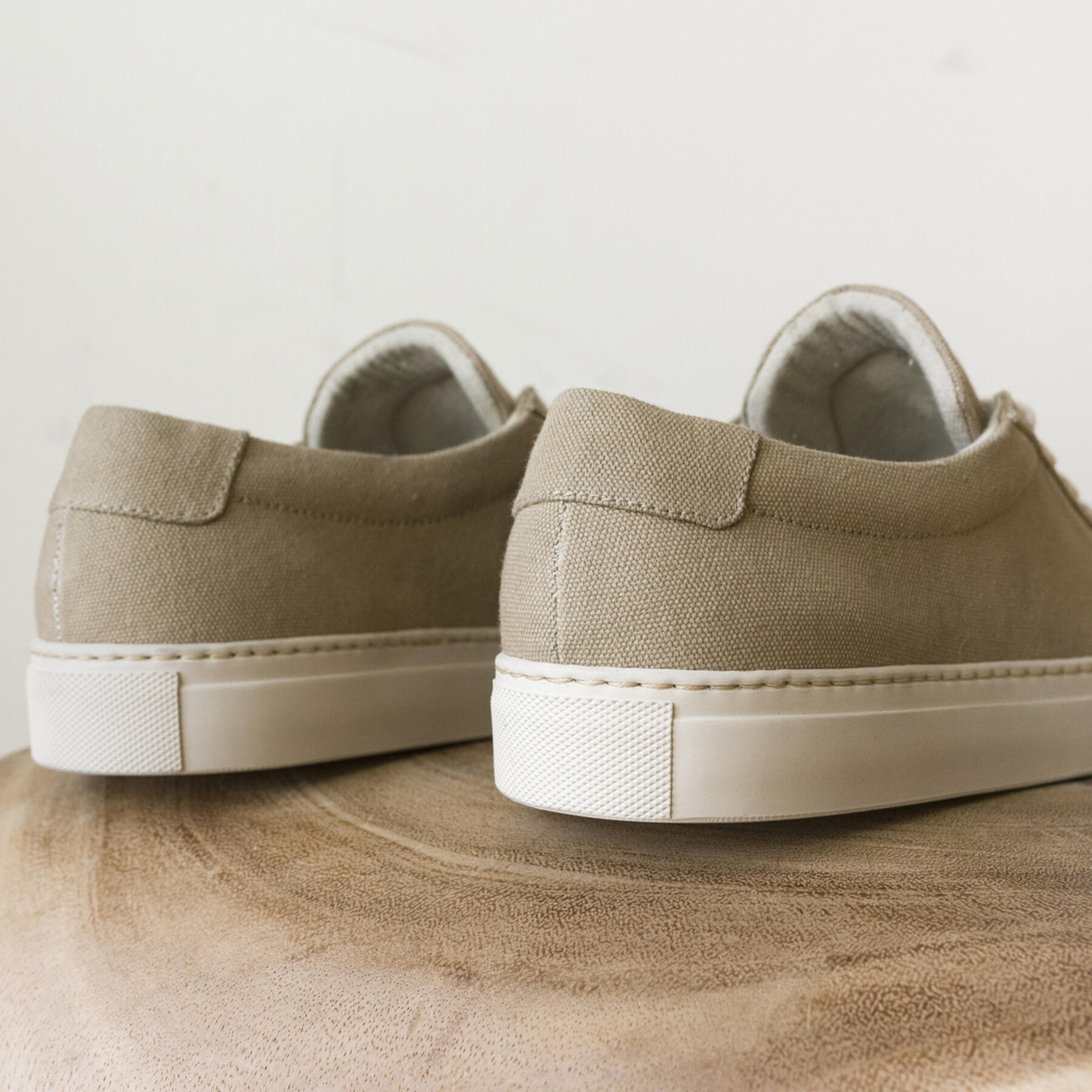 gustin desert canvas low top