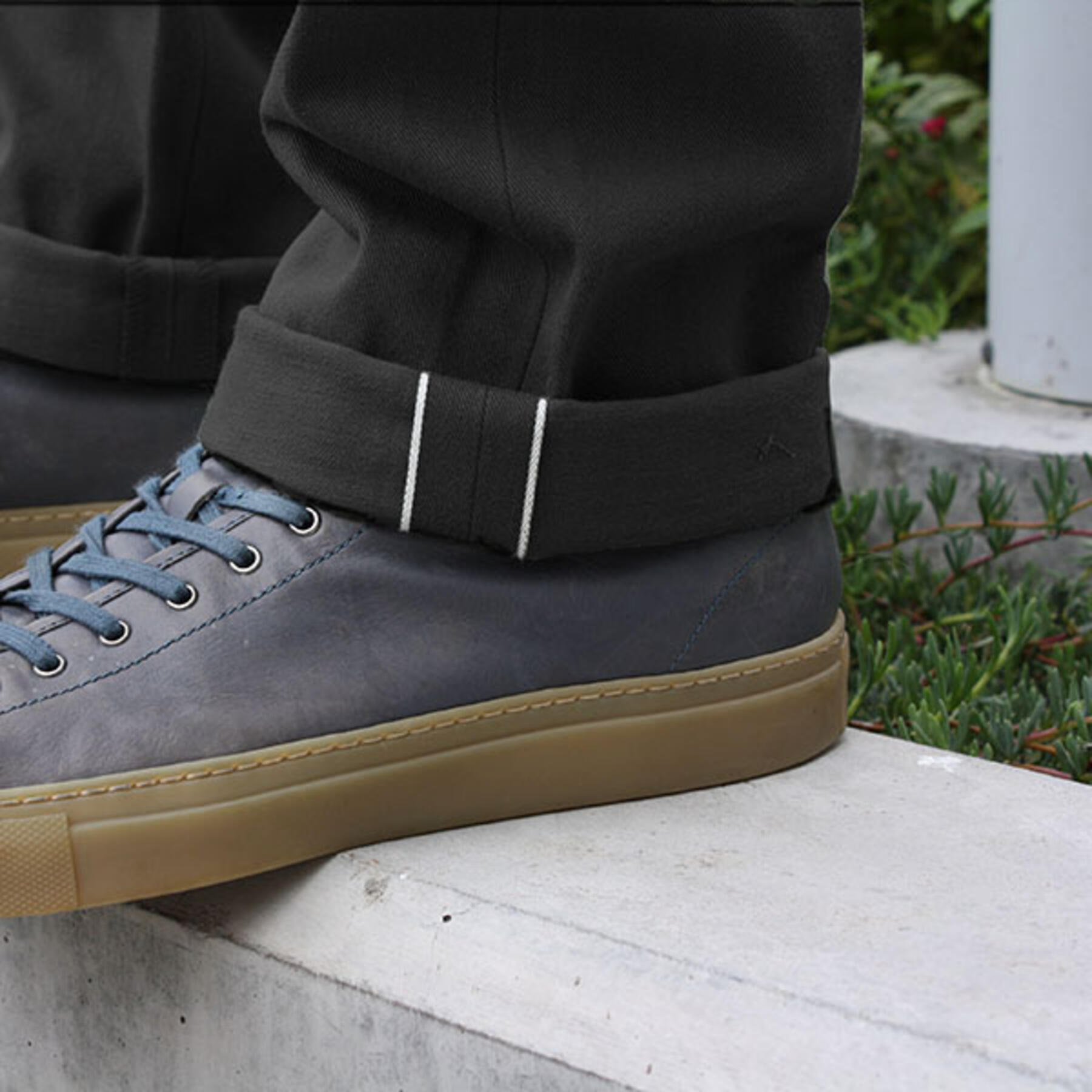 gustin #81 navy selvedge chino