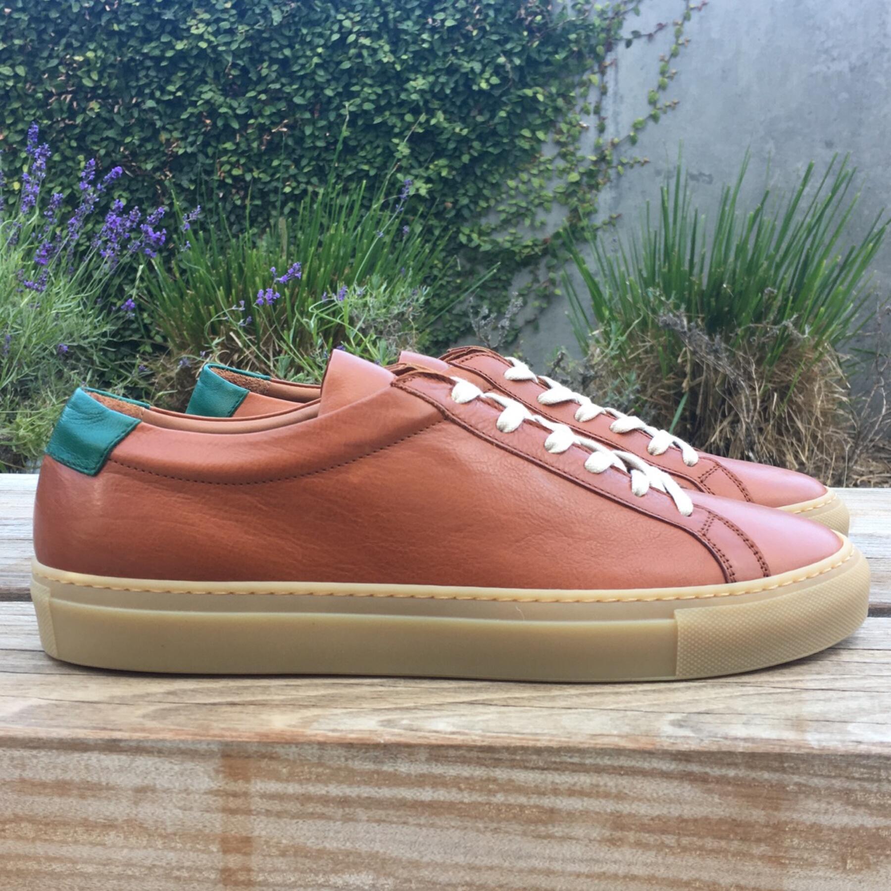gustin sienna-green gum sole low top