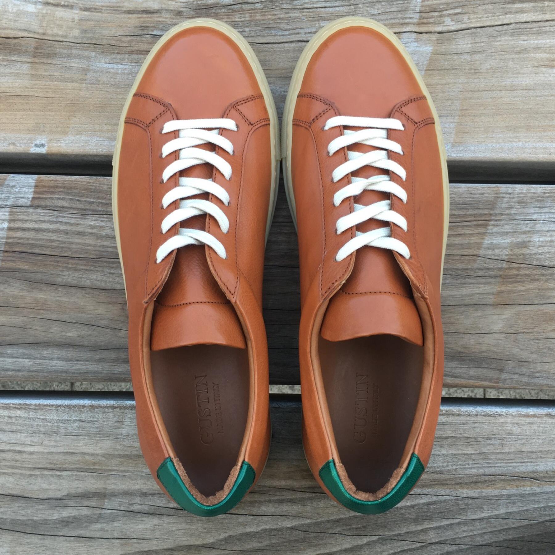 gustin sienna-green gum sole low top