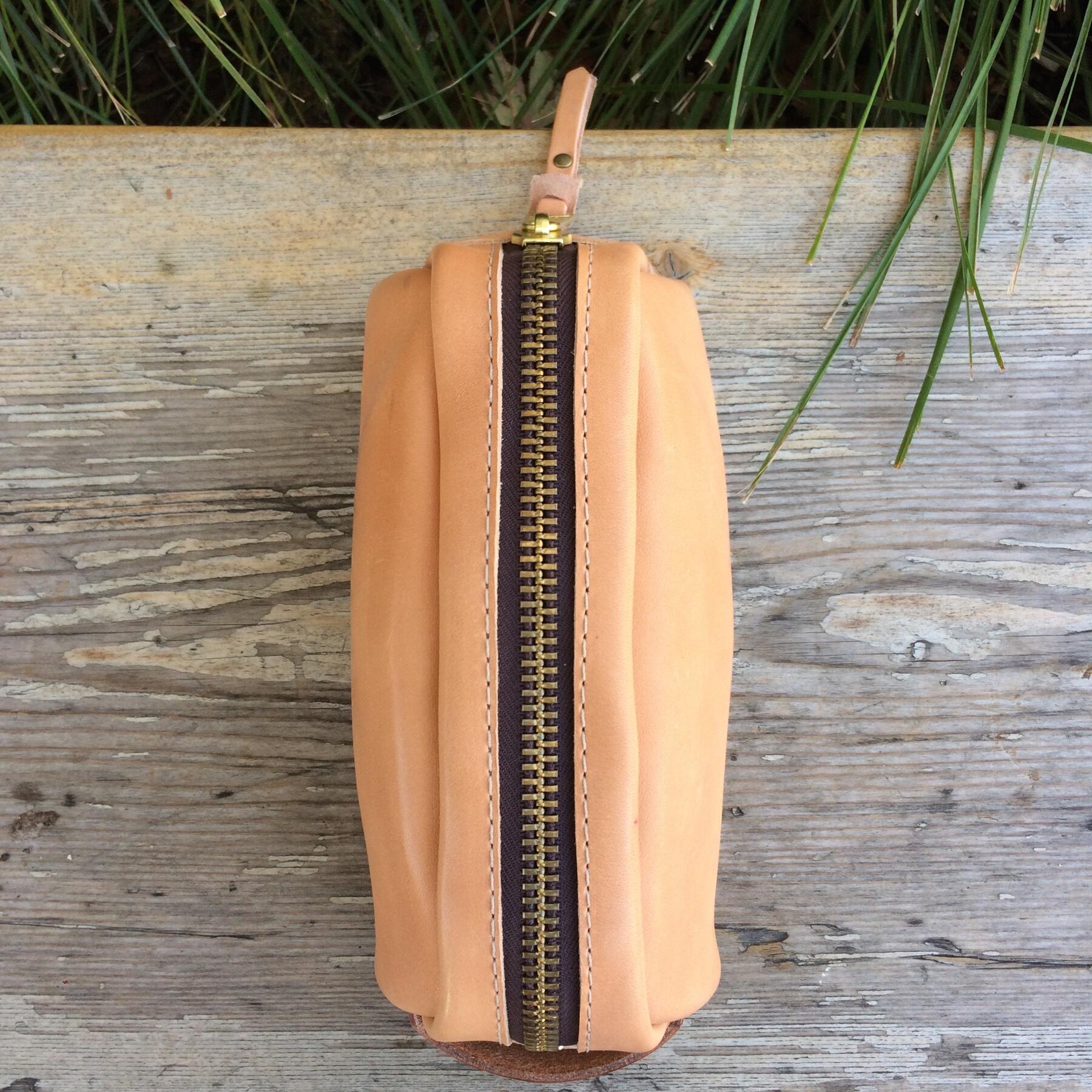gustin horween dopp kit - natural essex