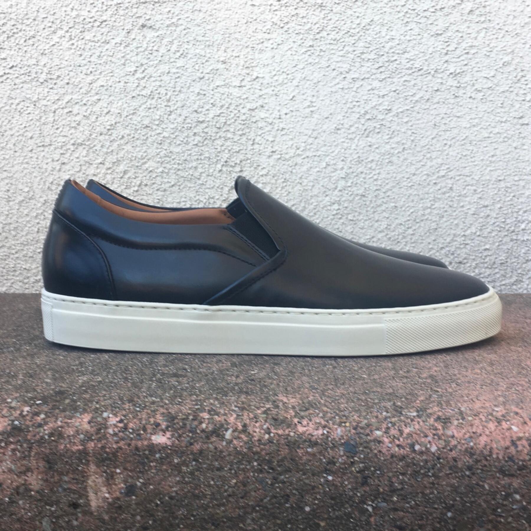 gustin black slip on