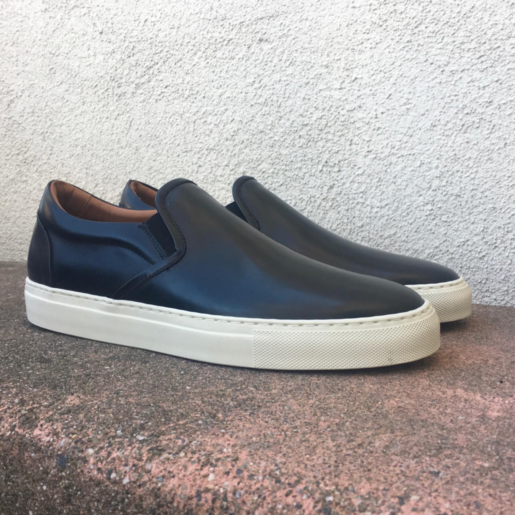 gustin black slip on