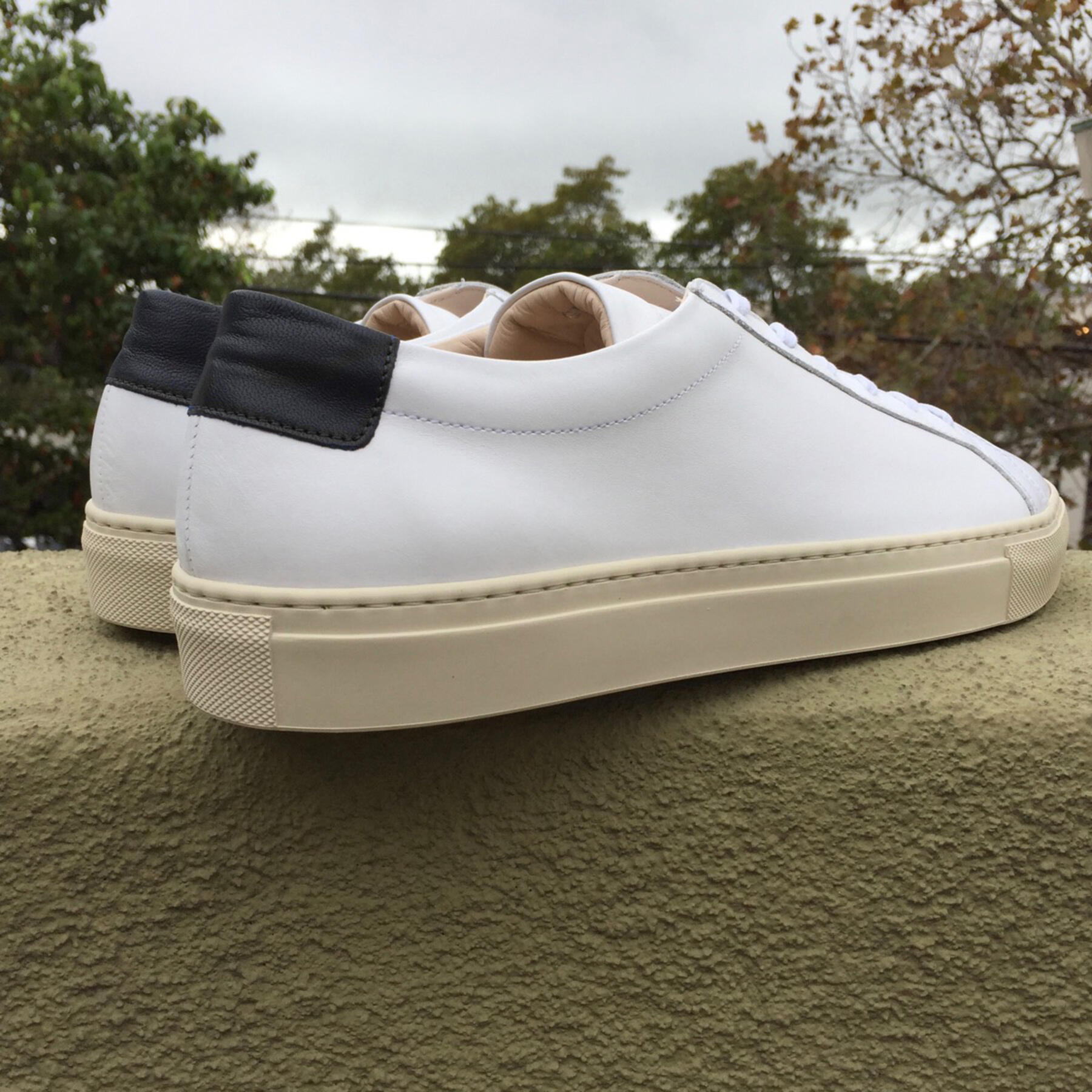 gustin white-black low top