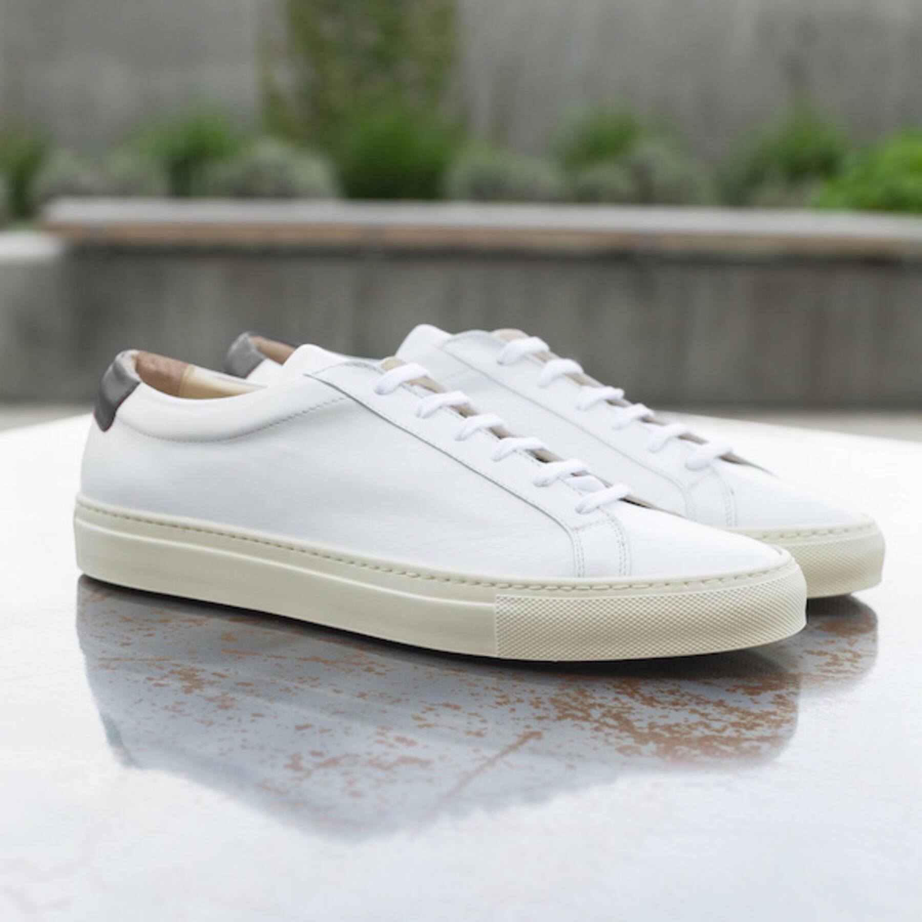 gustin white-black low top