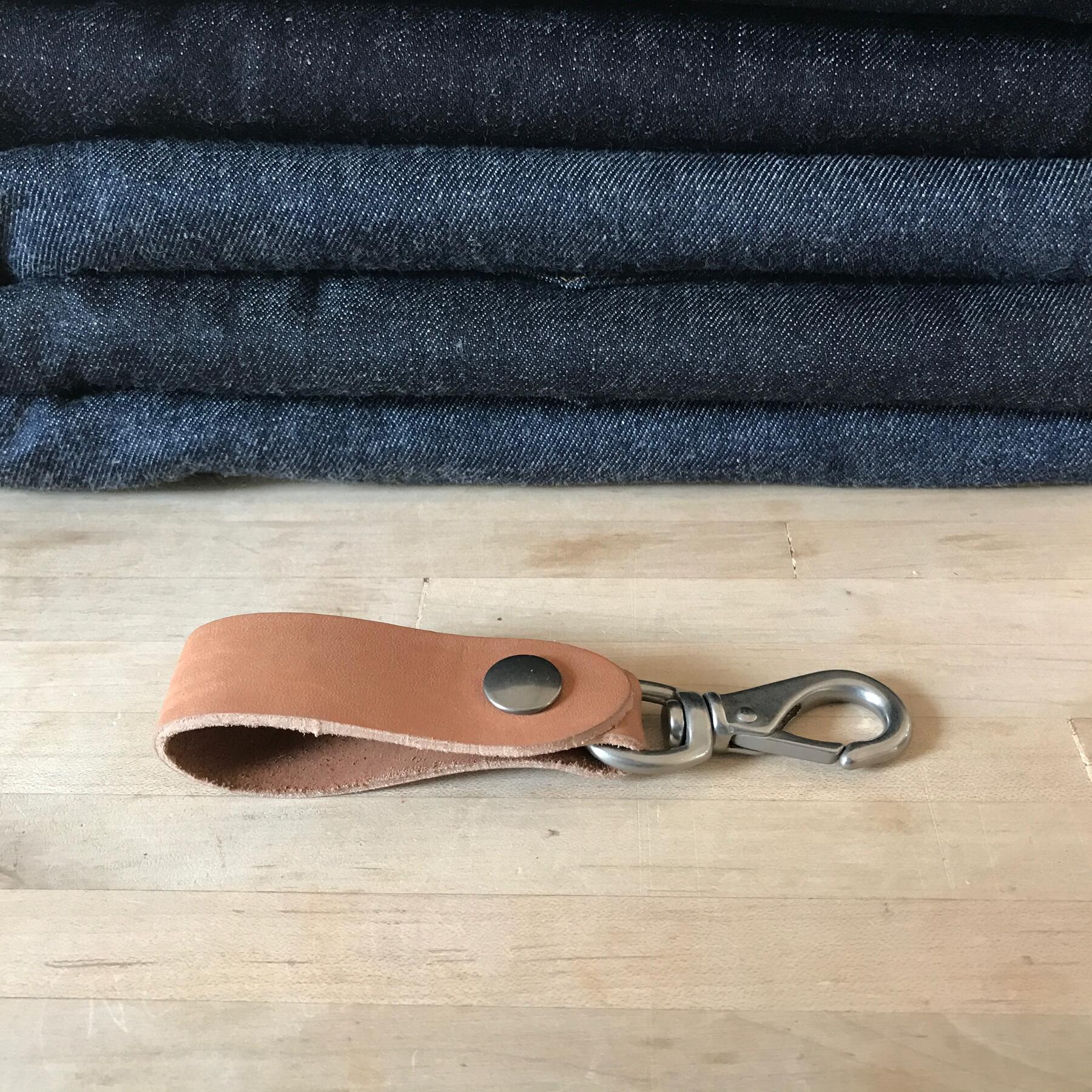 gustin swivel hook keychain - horween natural