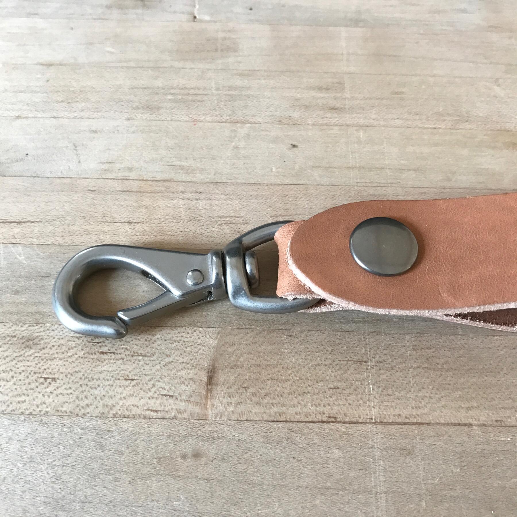 gustin swivel hook keychain - horween natural