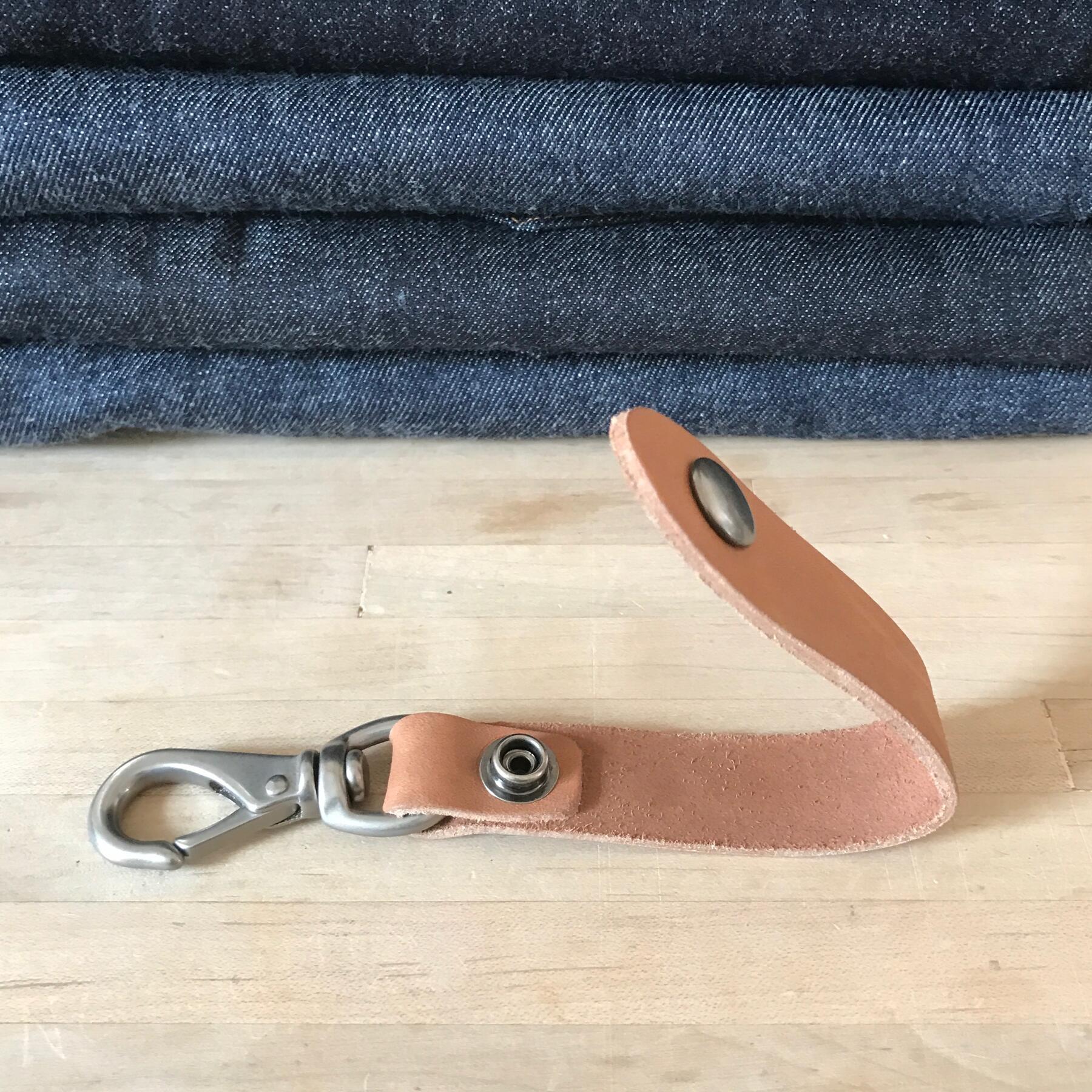 gustin swivel hook keychain - horween natural