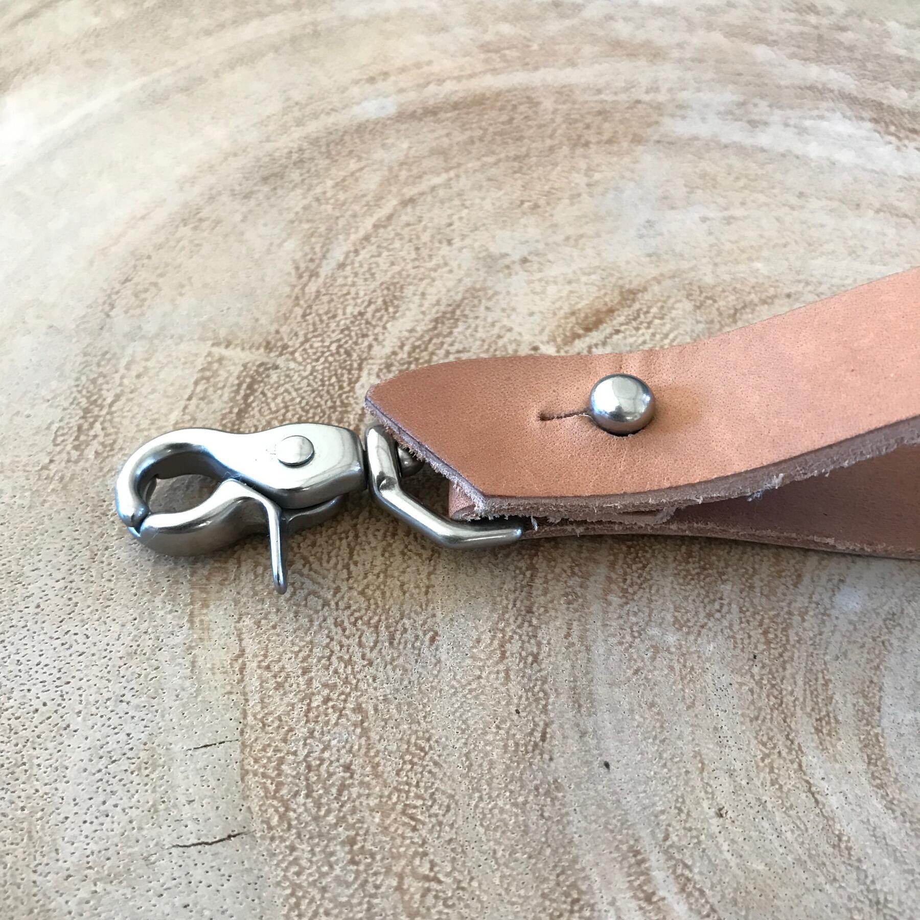 gustin trigger snap keychain - horween natural