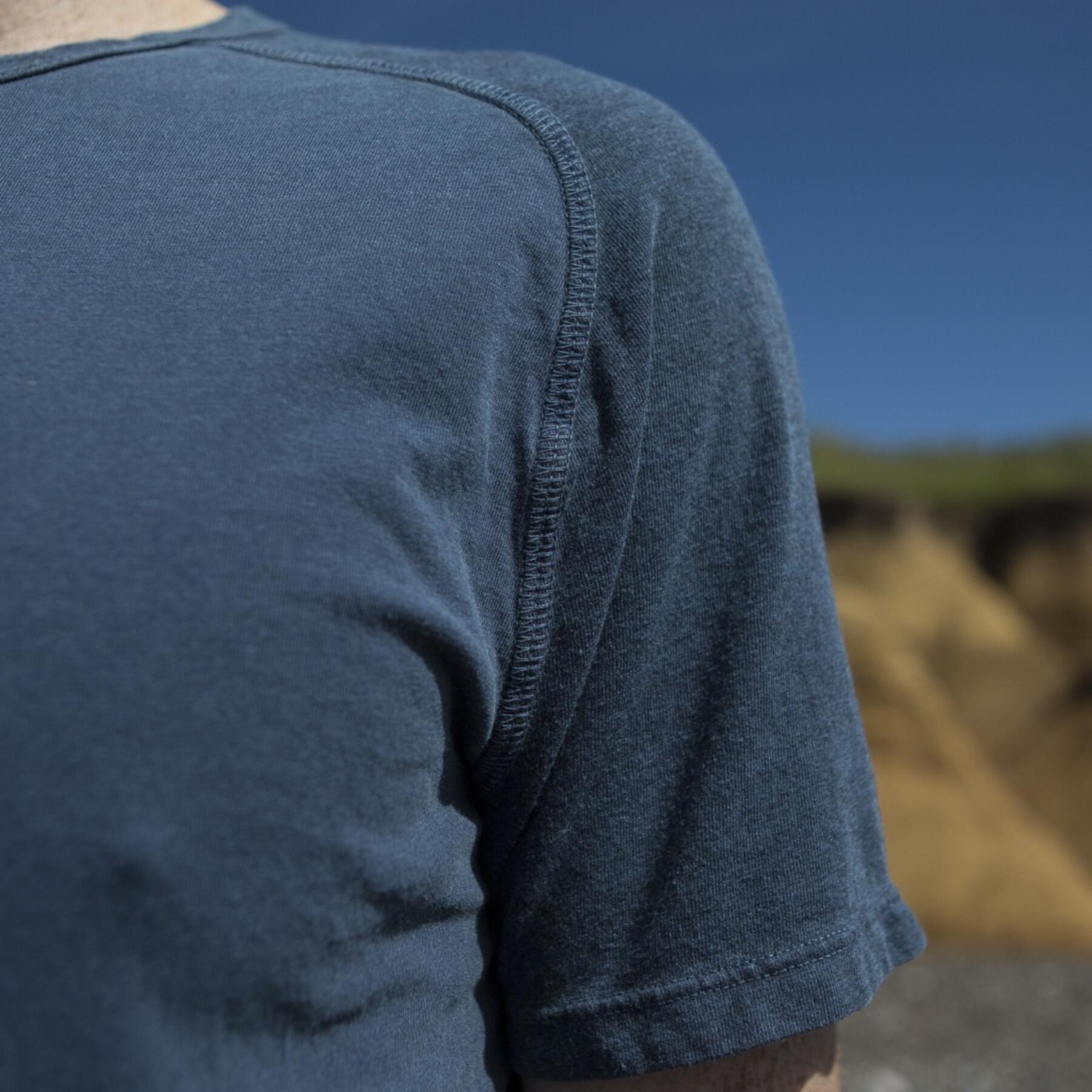 gustin aquamarine raglan t-shirt