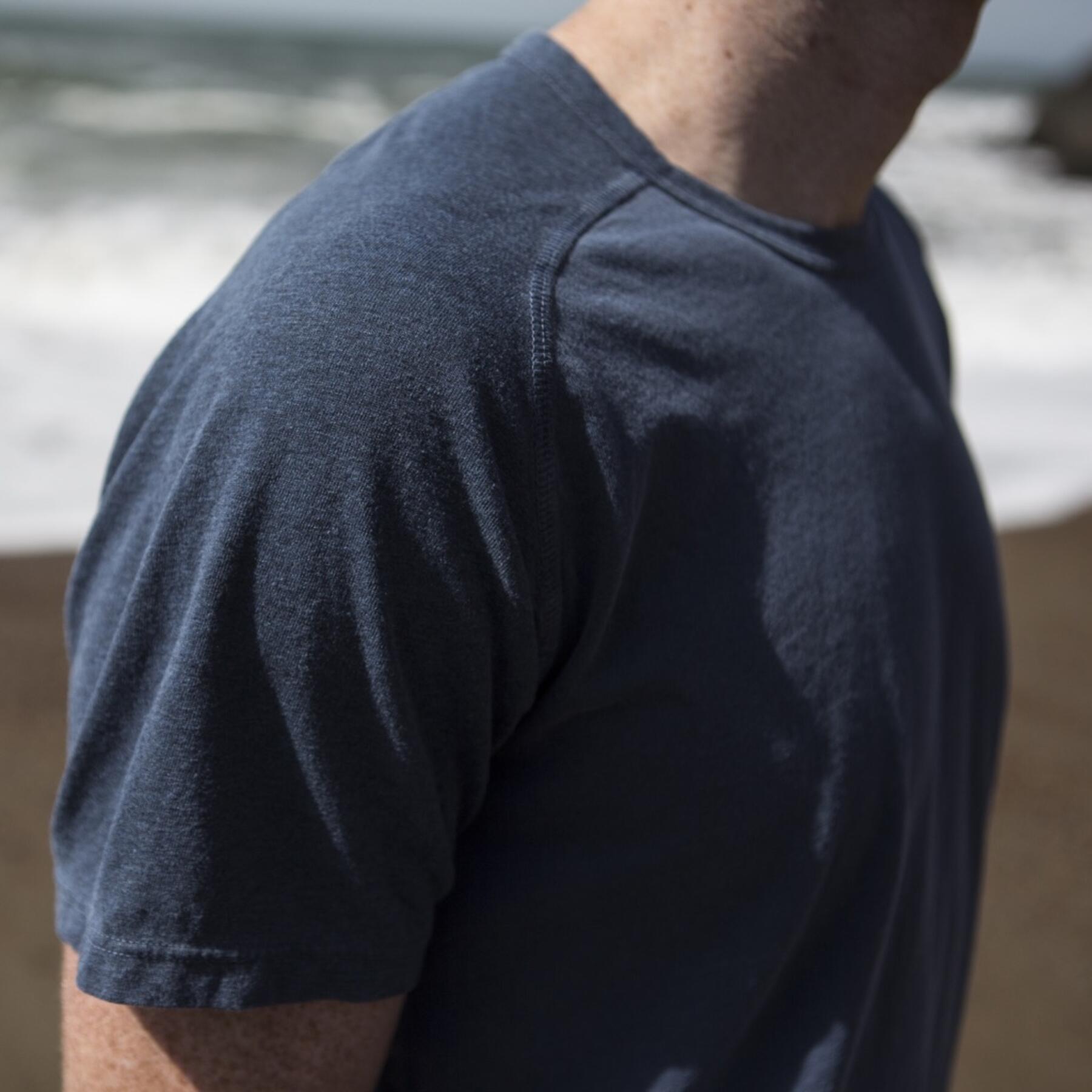gustin aquamarine raglan t-shirt