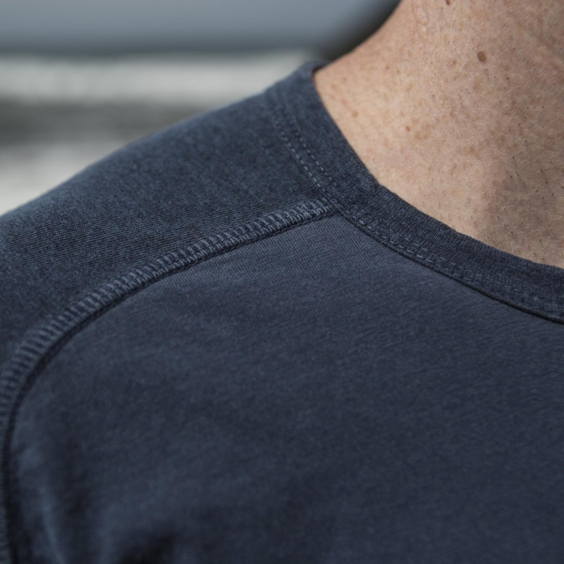 gustin aquamarine raglan t-shirt
