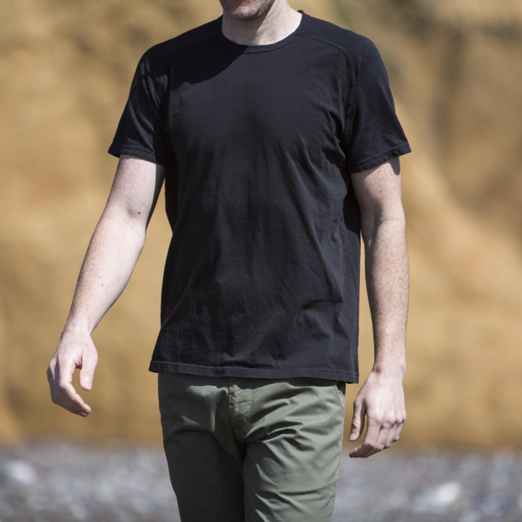 gustin black raglan t-shirt