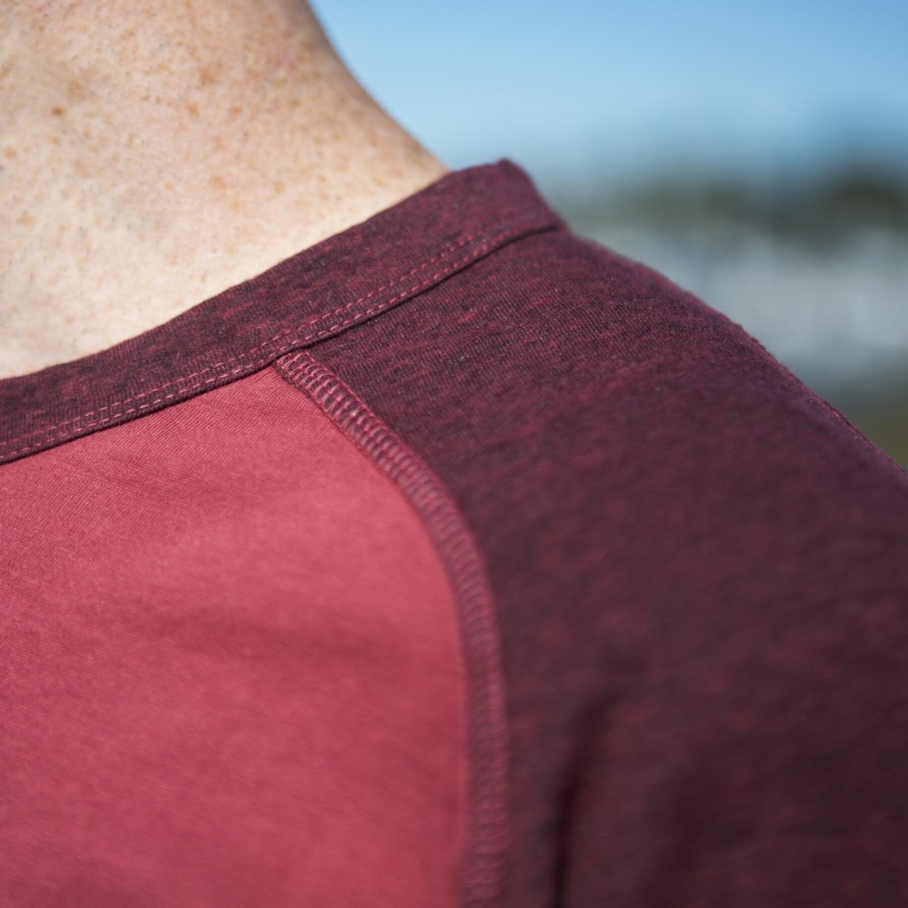 gustin red raglan t-shirt