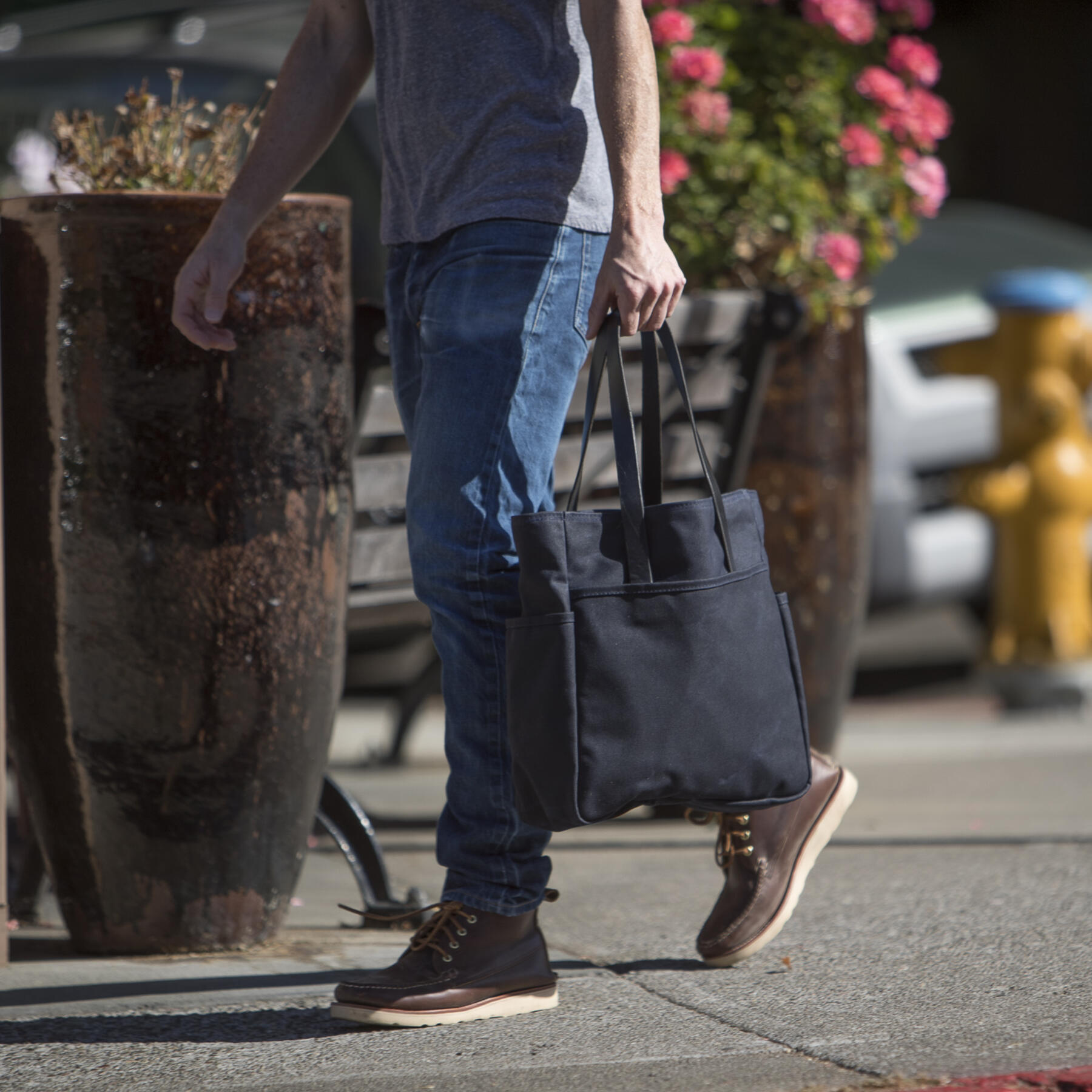 gustin the classic tote - waxed navy