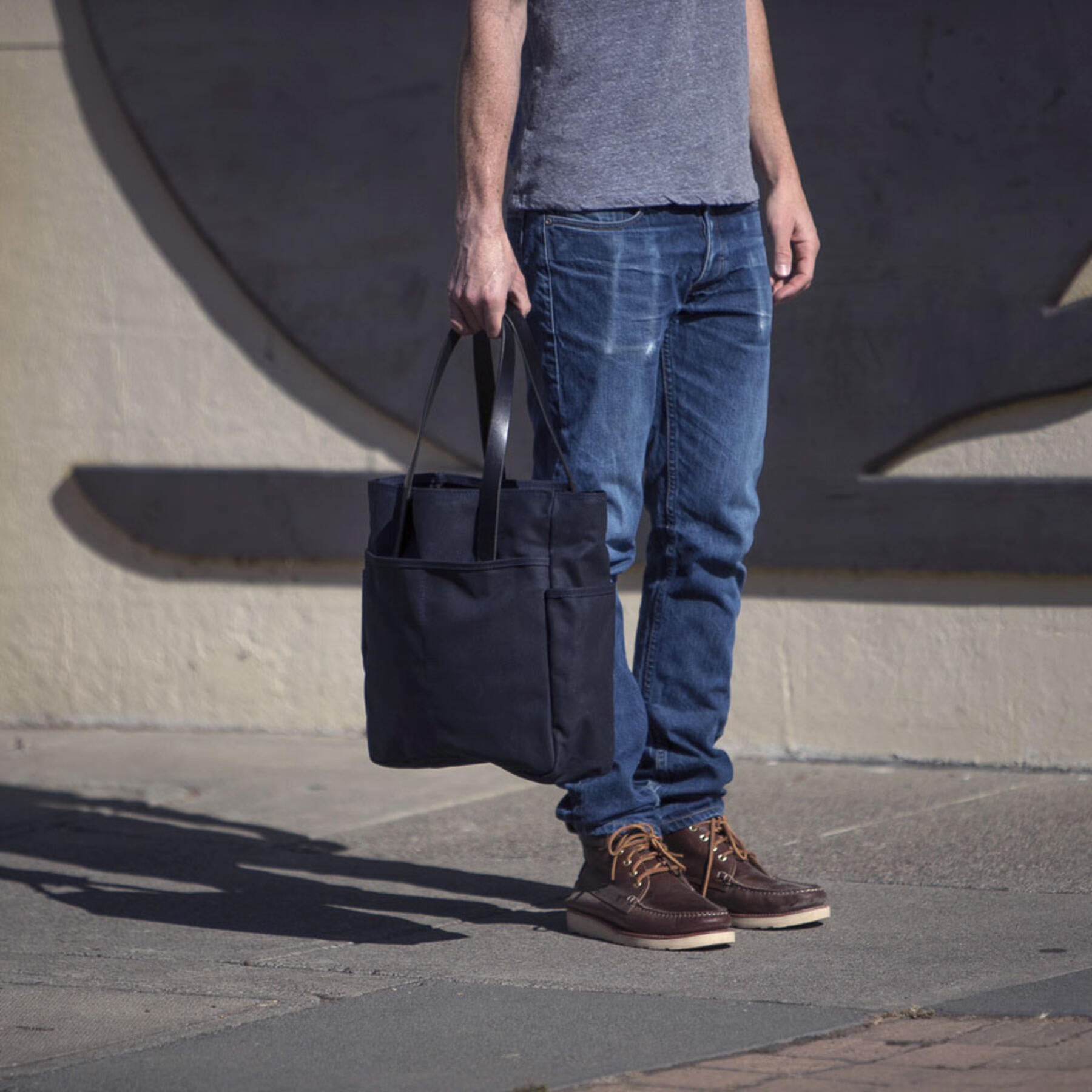gustin the classic tote - waxed navy