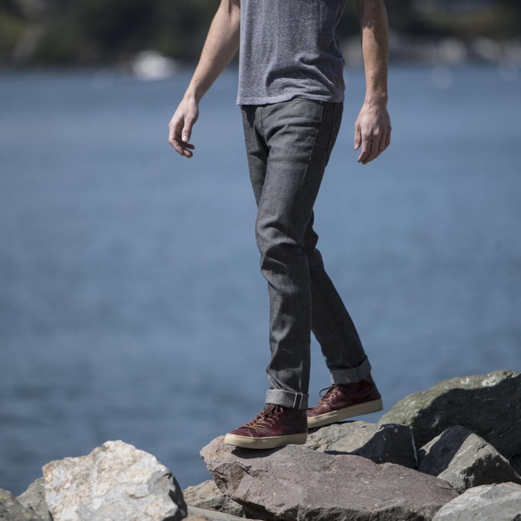 gustin #392 charcoal featherweight