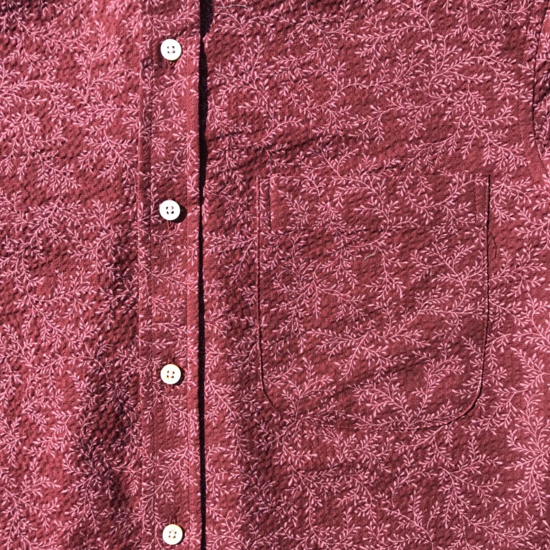 gustin #584 crimson red vines seersucker