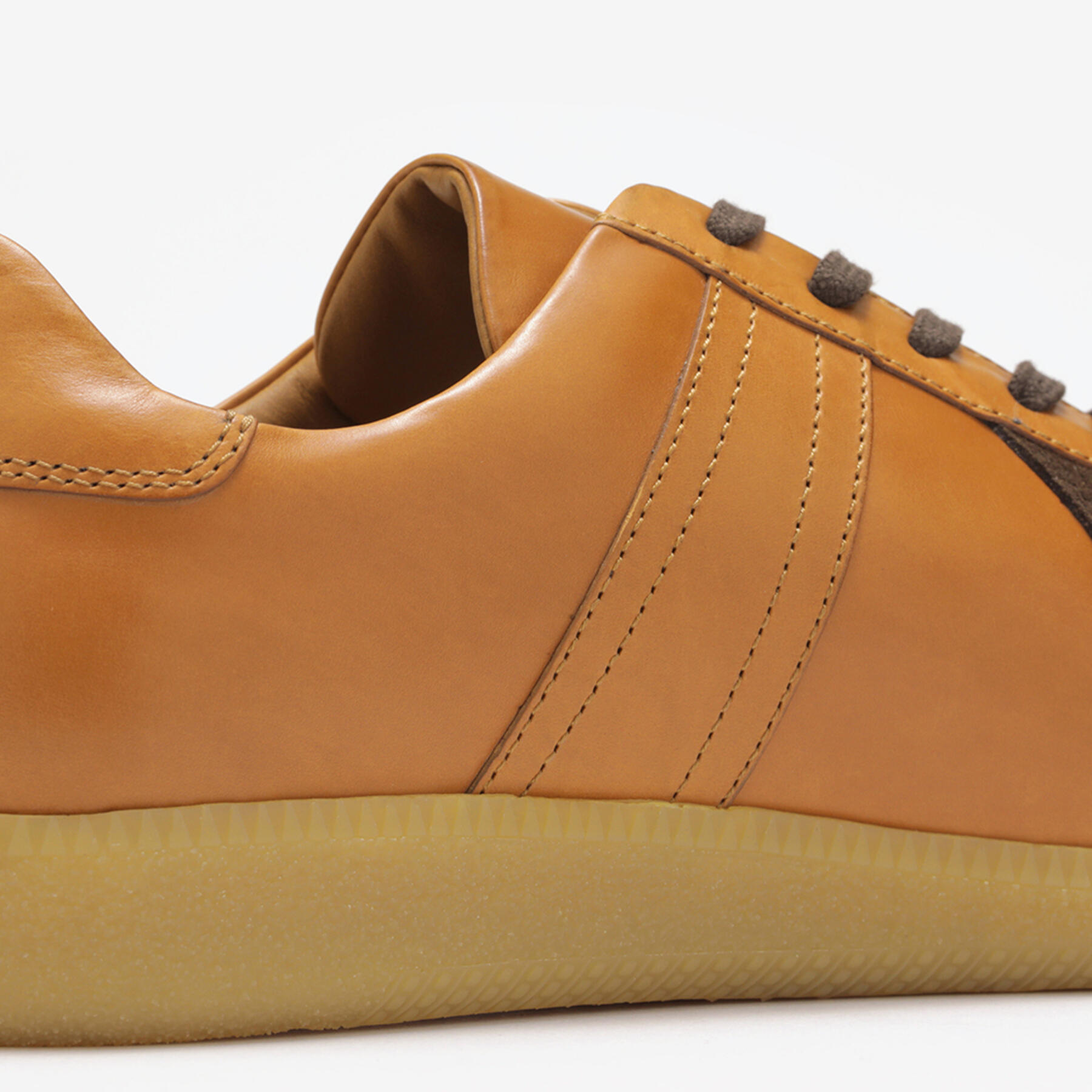 gustin army trainer - sienna