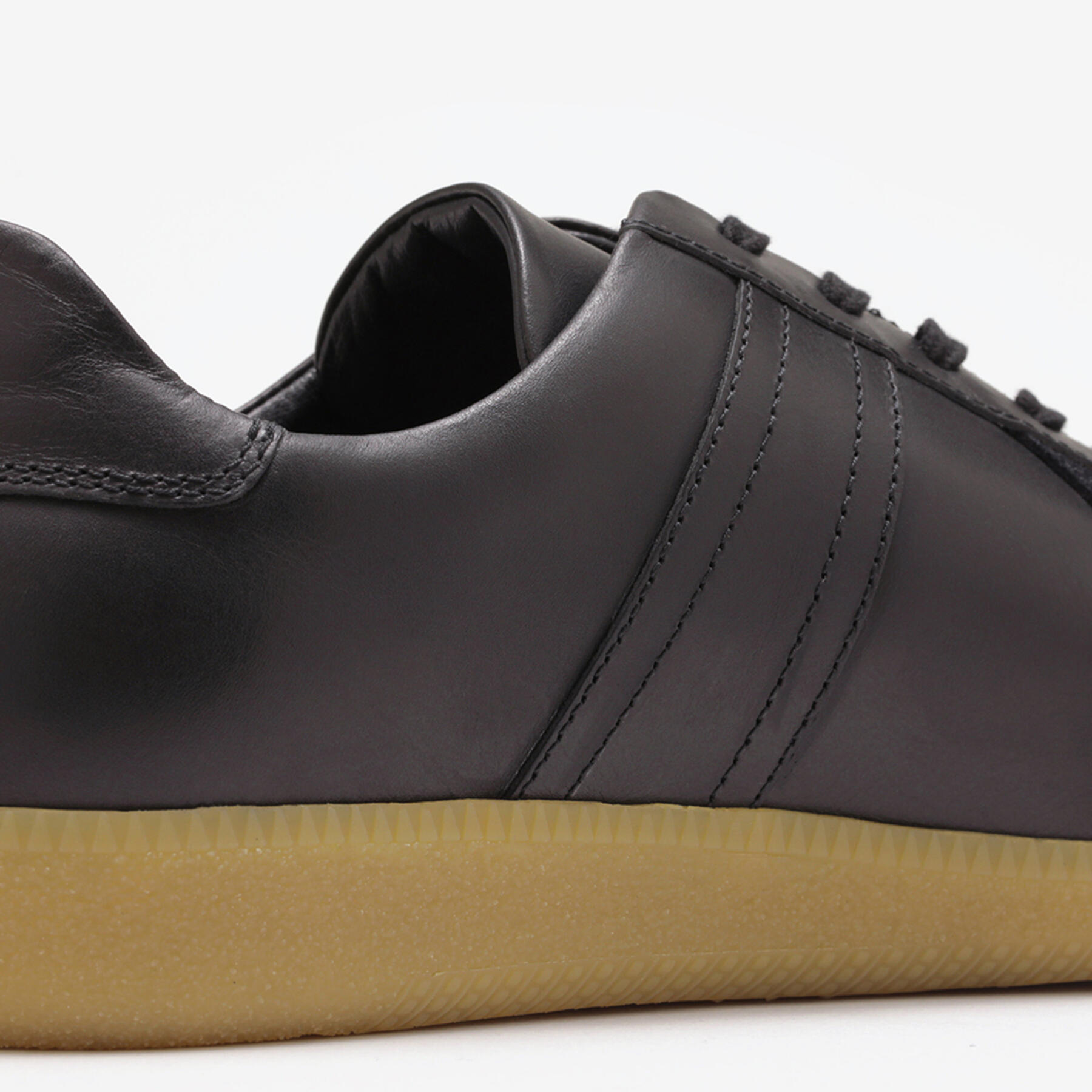 gustin army trainer - black