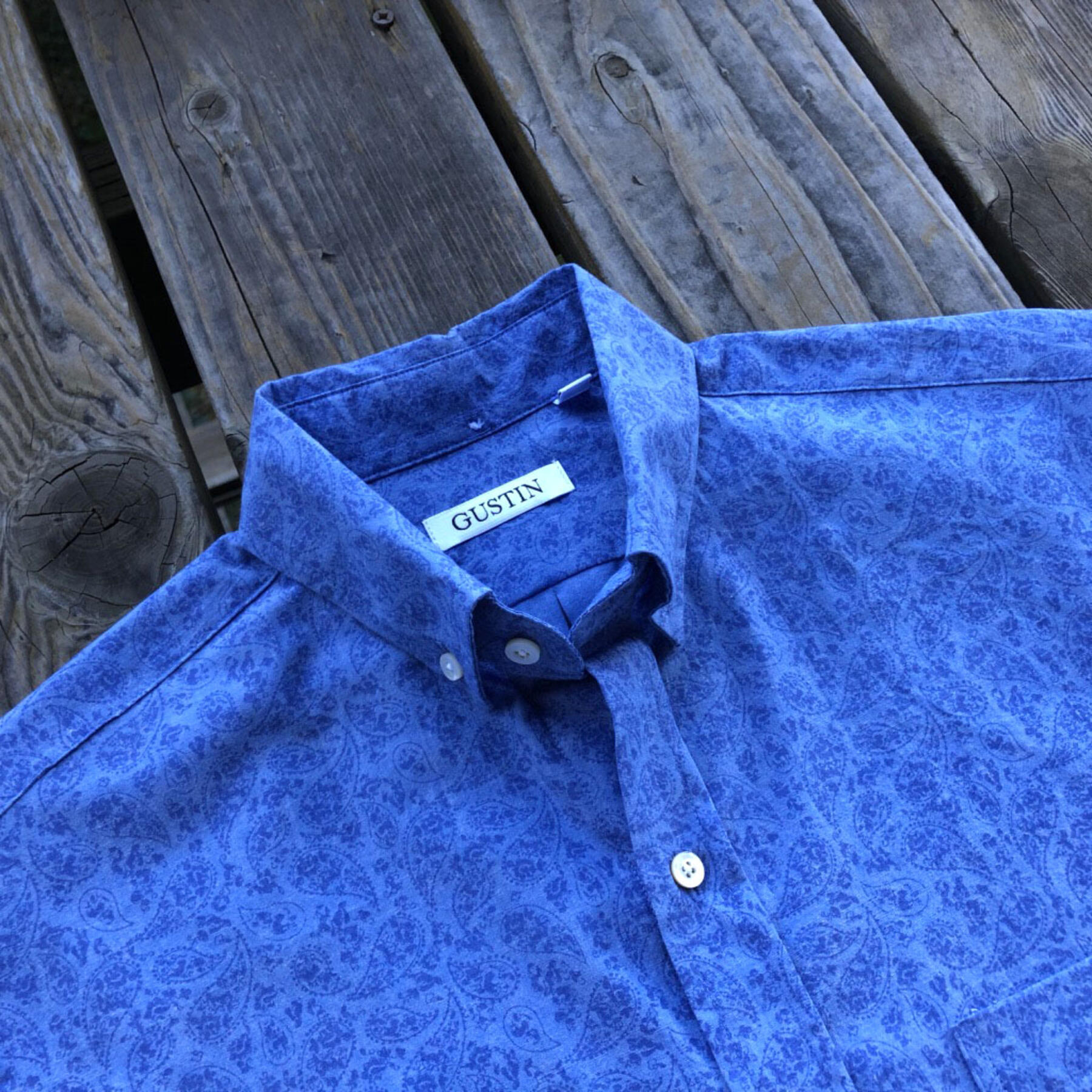 gustin #596 bright blue paisley