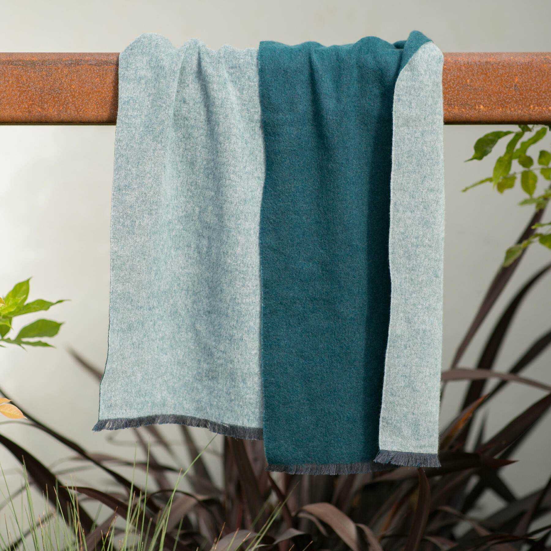 gustin japan two-tone wool scarf - sea blue