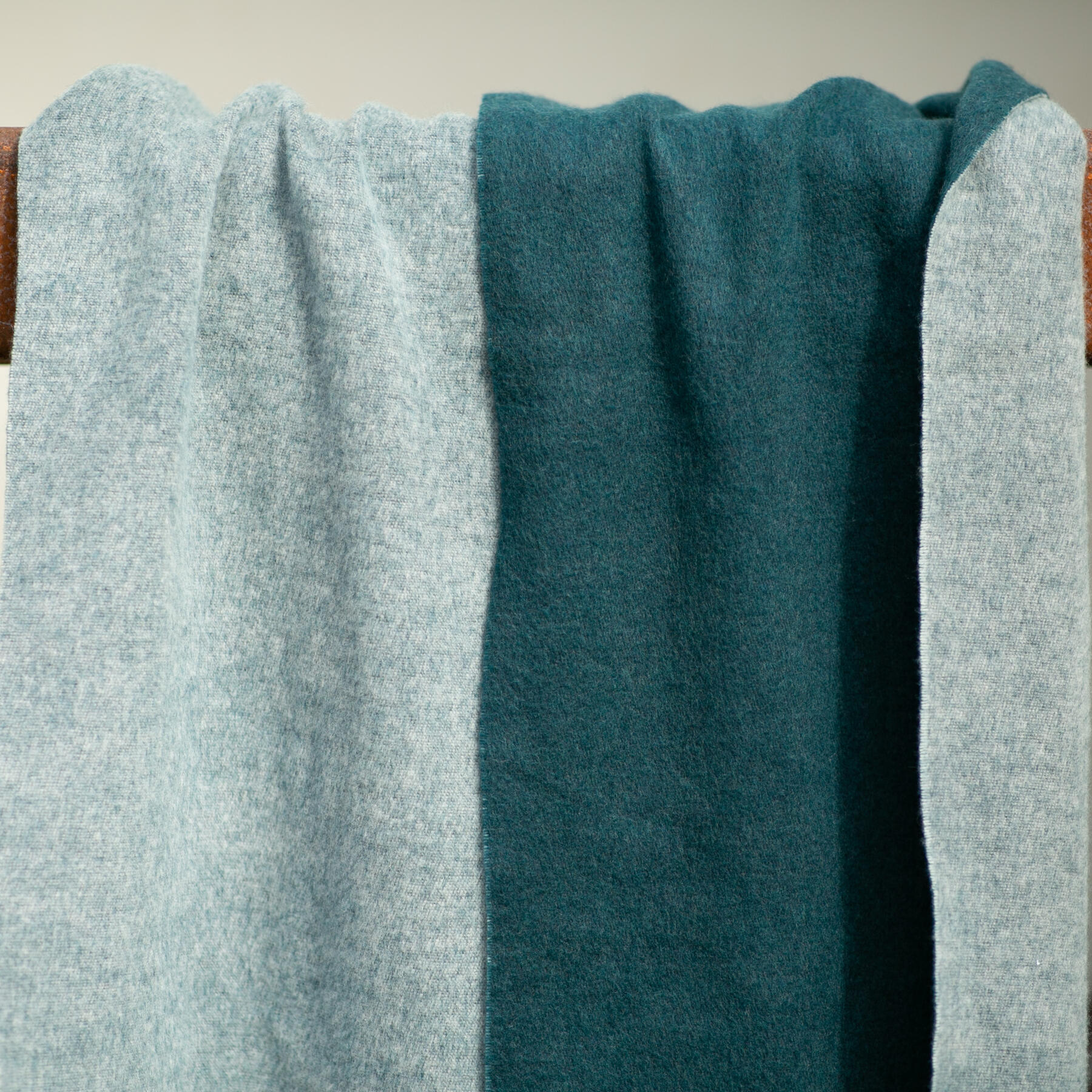 gustin japan two-tone wool scarf - sea blue