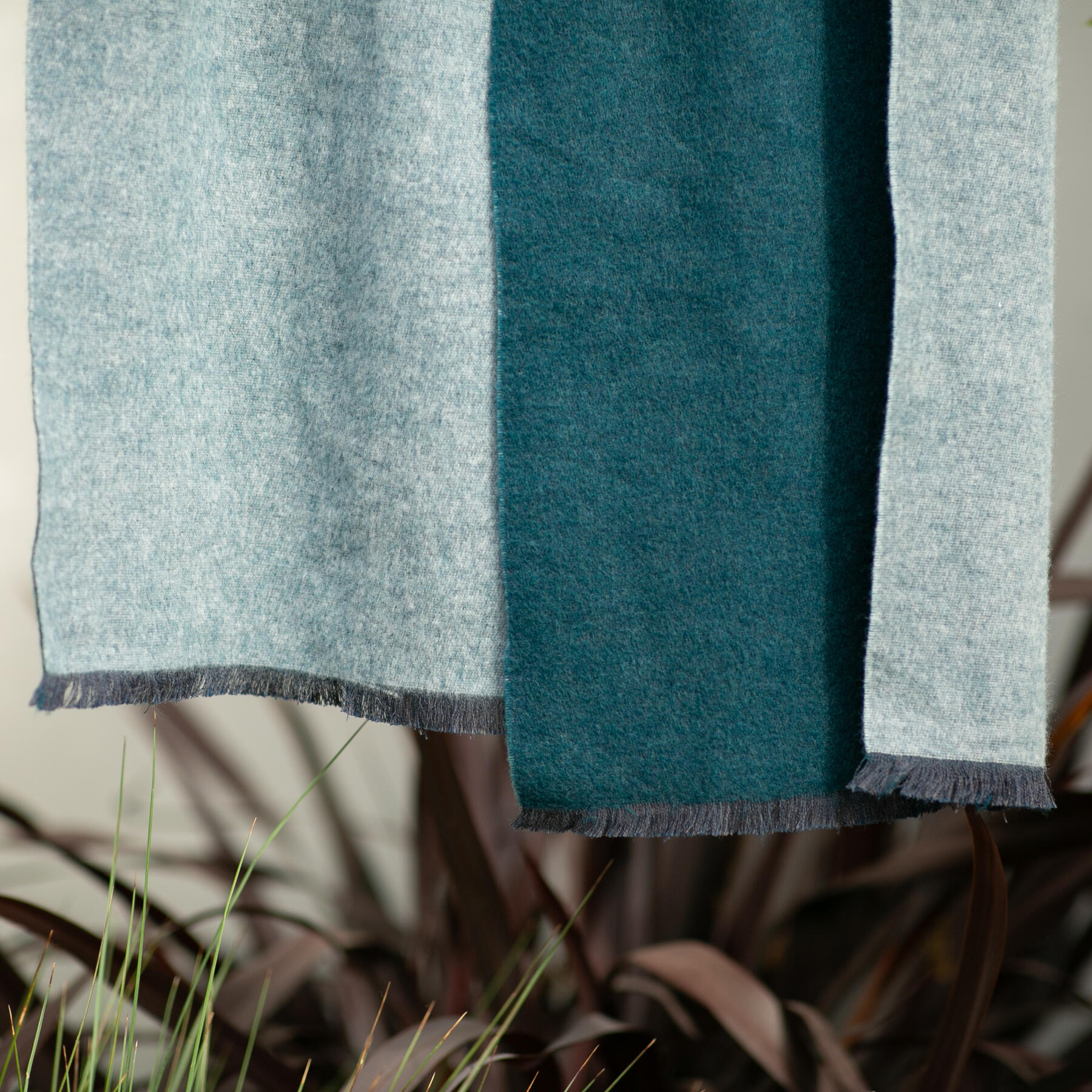 gustin japan two-tone wool scarf - sea blue