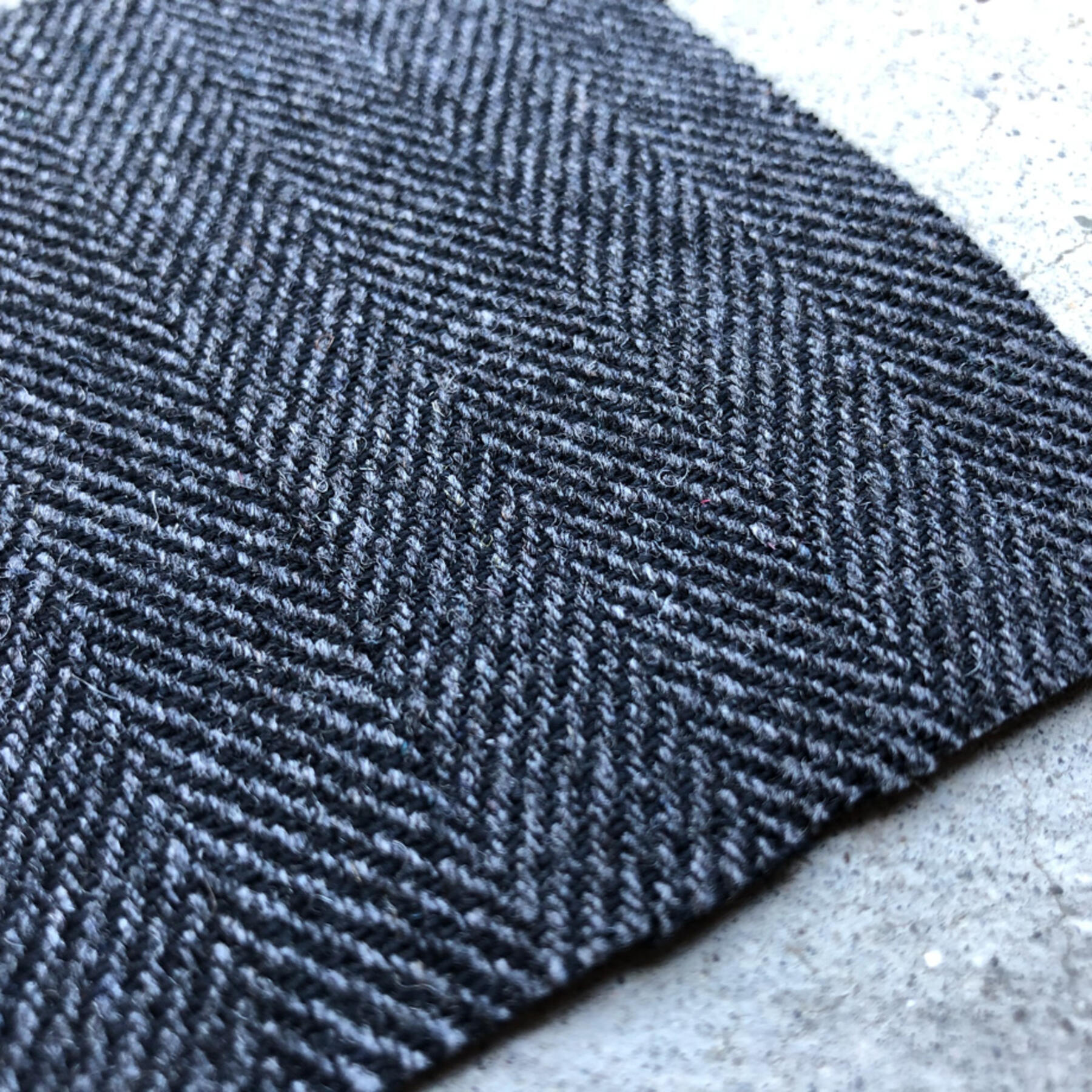 gustin #186 japan wool herringbone chinos - charcoal