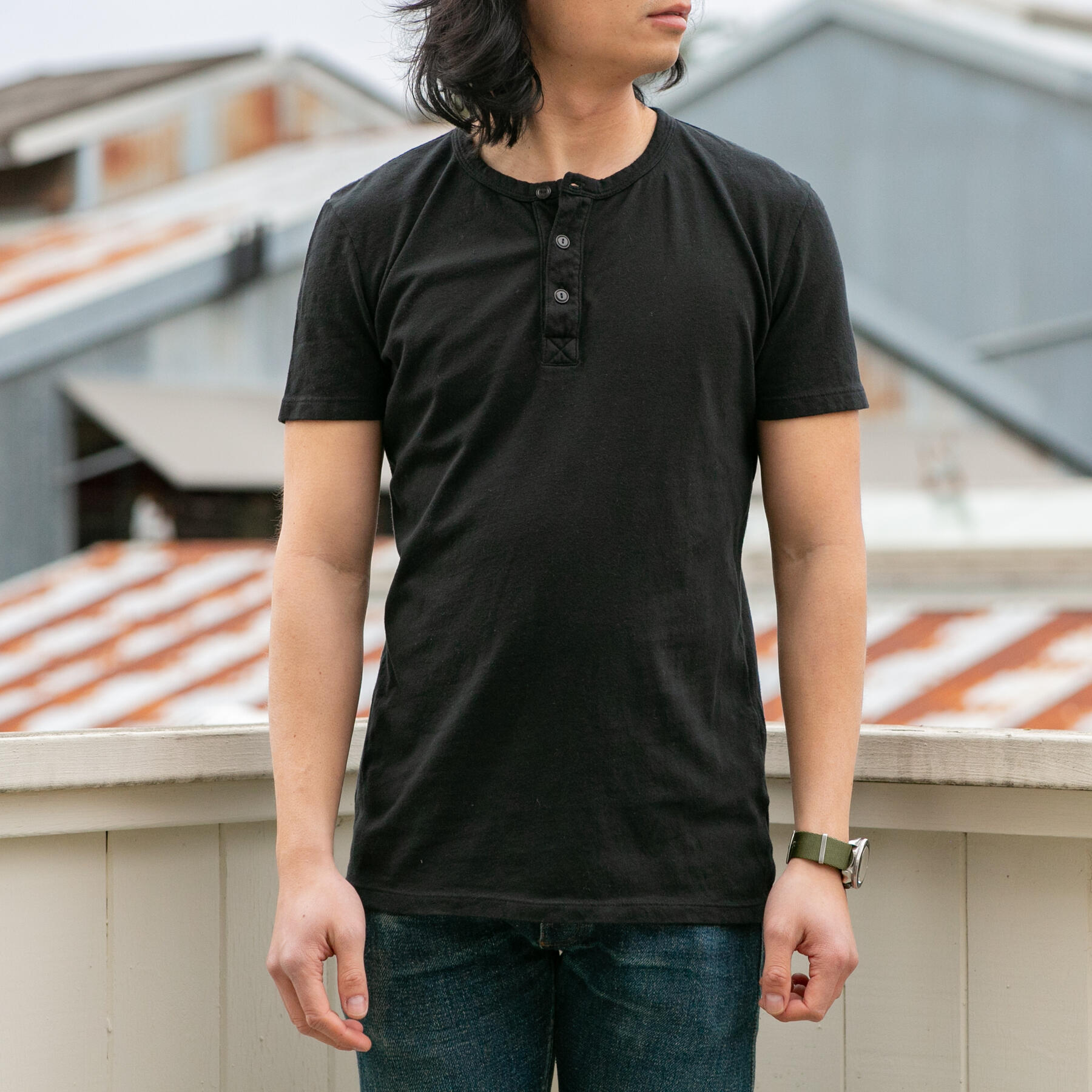 gustin short sleeve henley - black