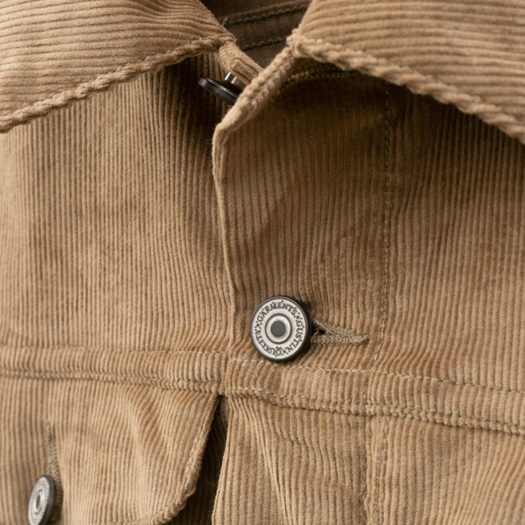 gustin corduroy trucker - sand