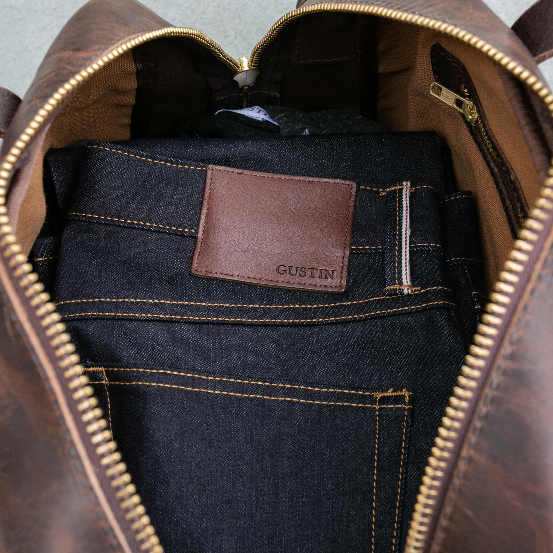 gustin the overnighter - horween nut brown dublin