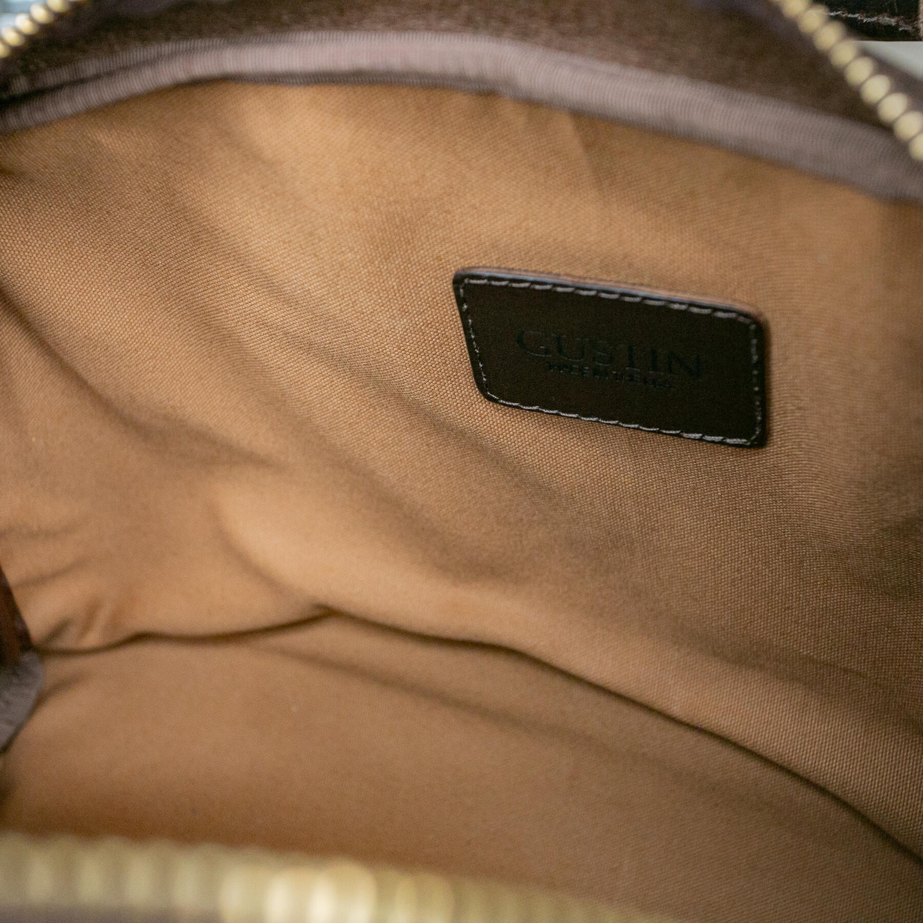 gustin the overnighter - horween nut brown dublin