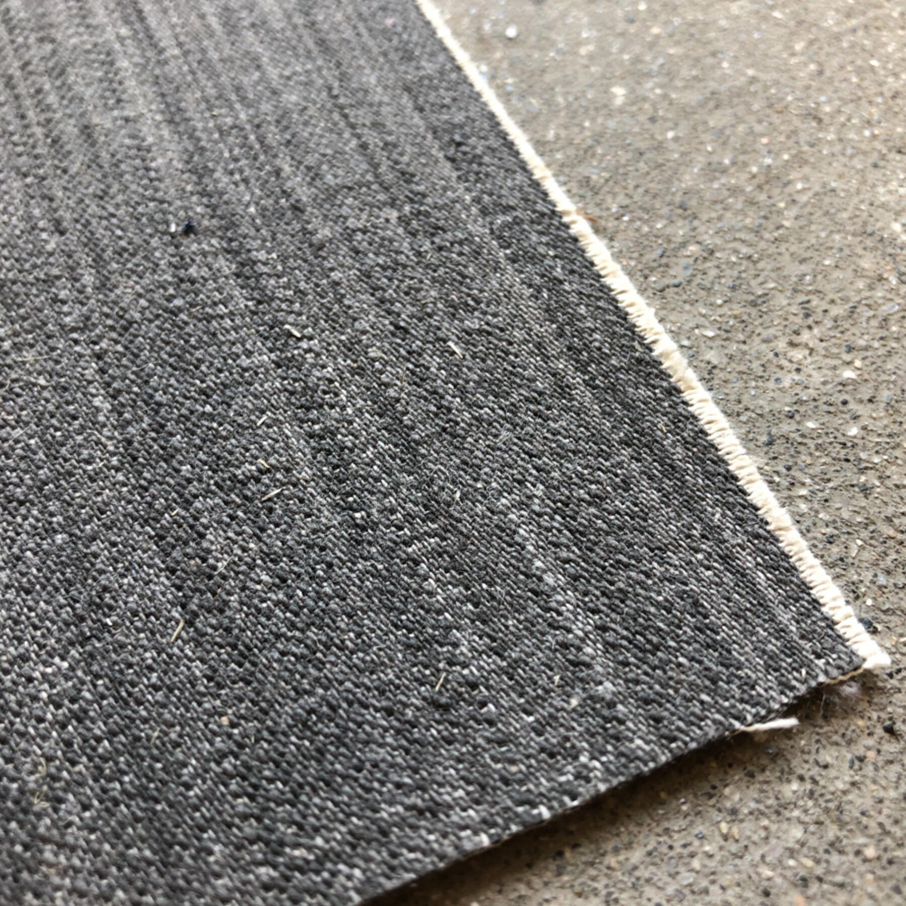 gustin #432 charcoal linen selvedge