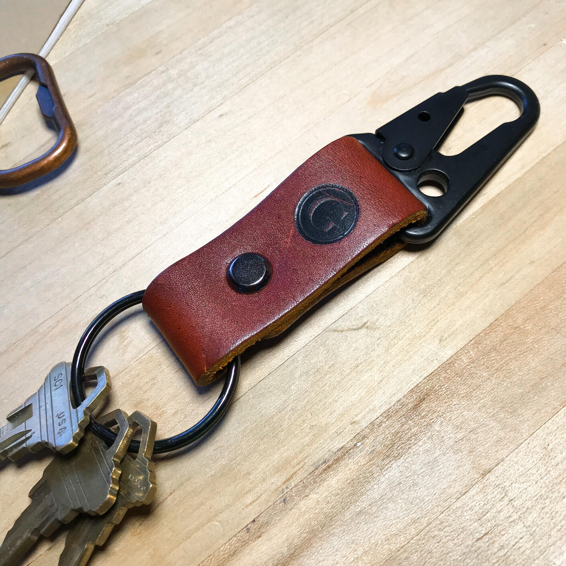 gustin military key clip - horween russet