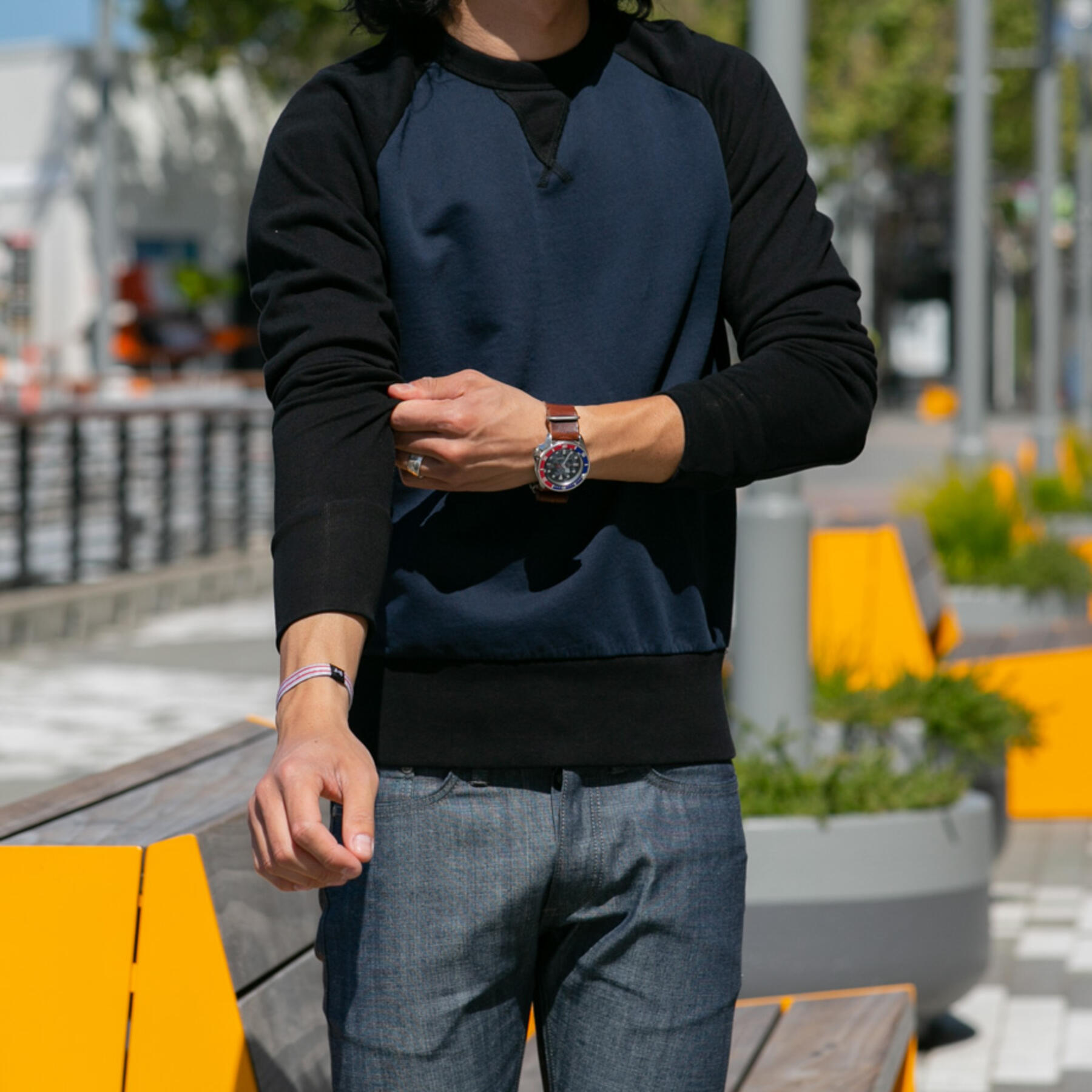 gustin contrast color sweatshirt - navy black