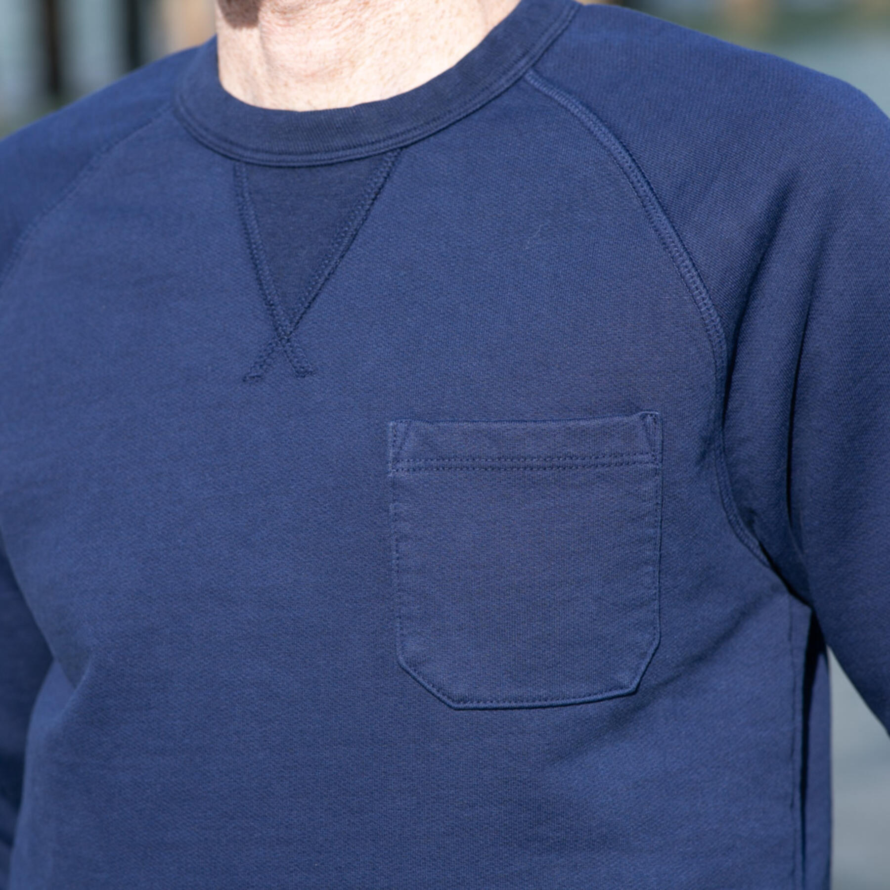 gustin pocket sweatshirt - bright navy